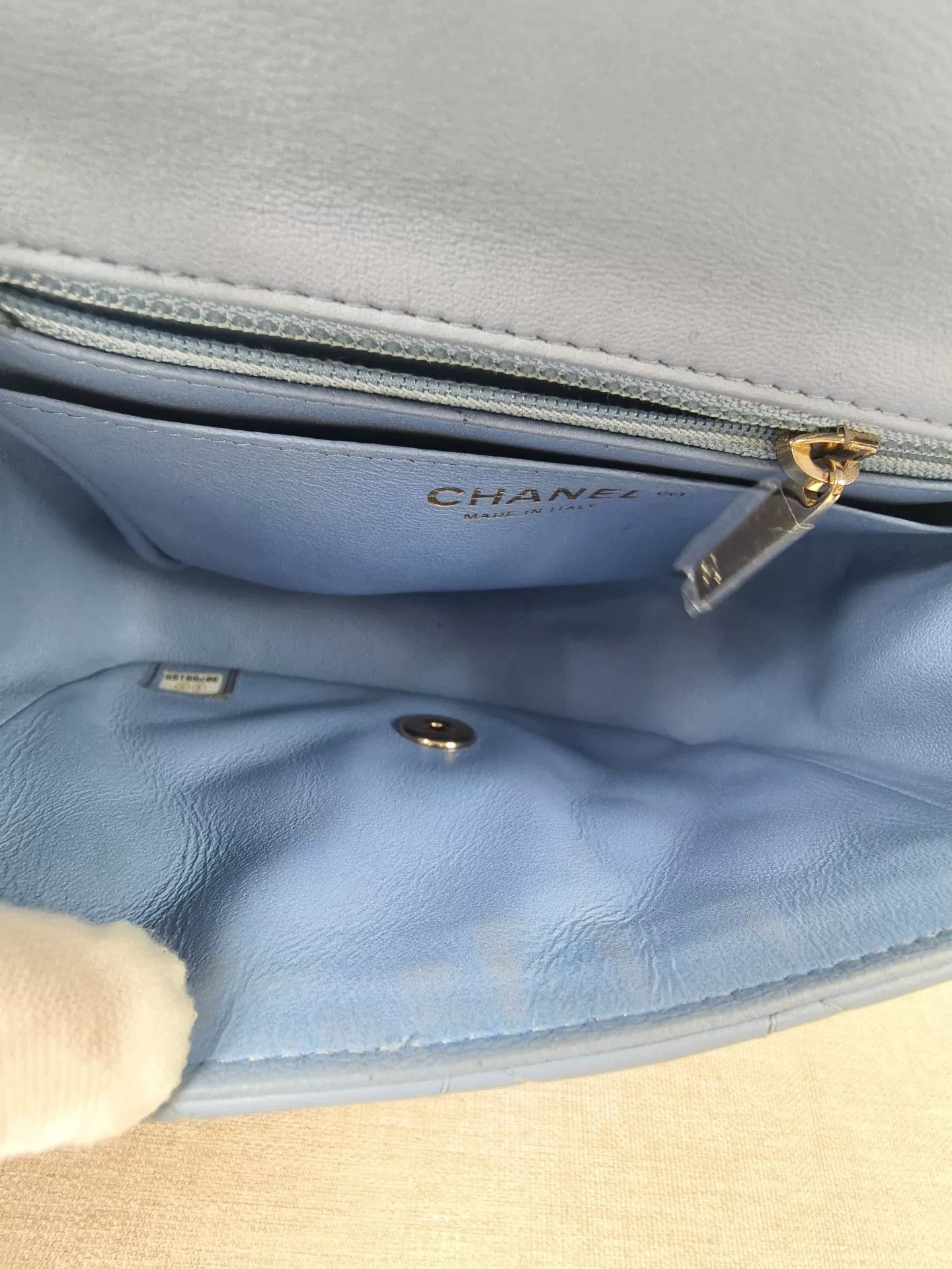 Chanel Pre-loved Bag Very good condition Size ONE SIZE - 8 Thumbnail