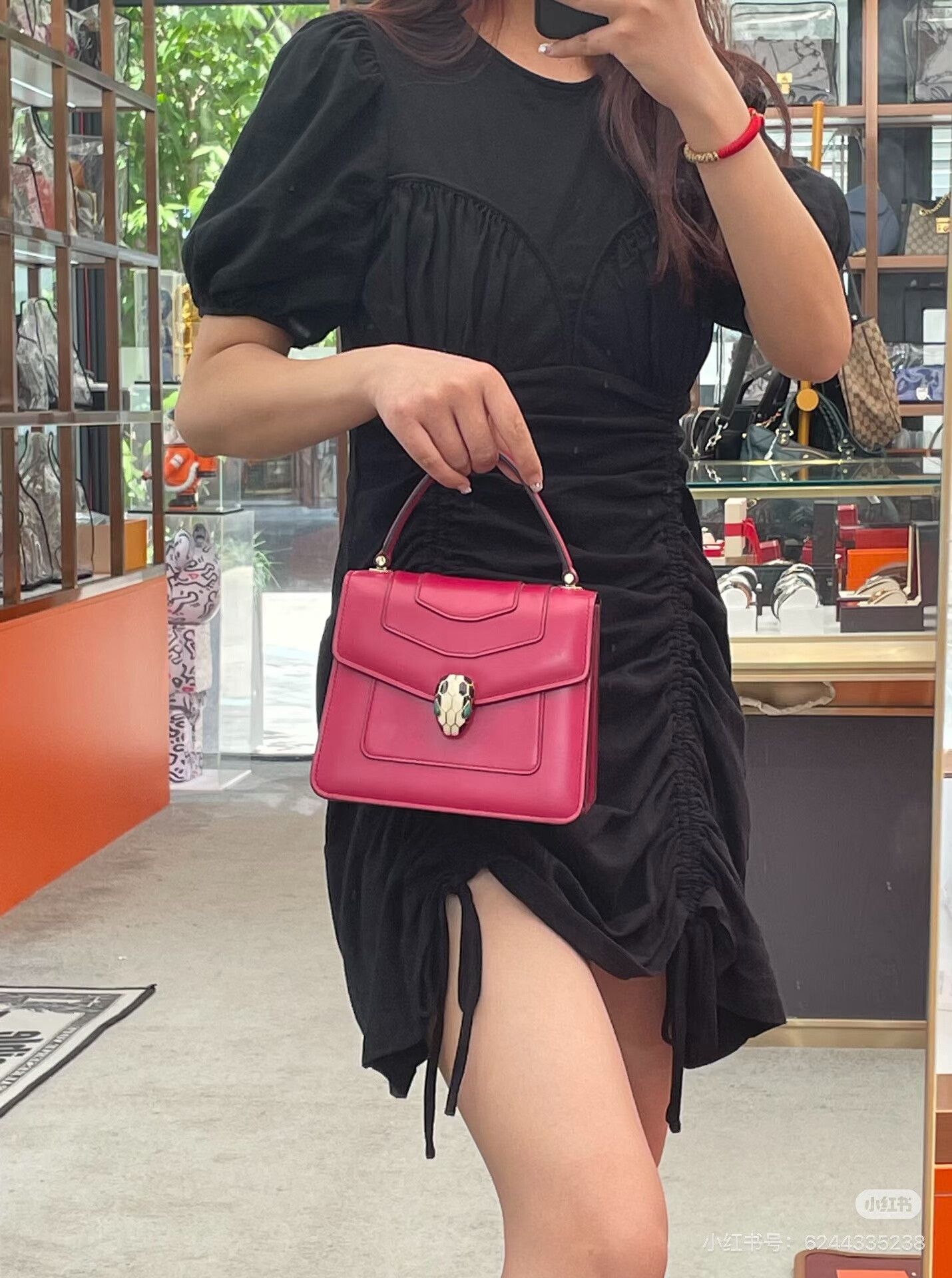 Bvlgari Pre-loved Bag Very good condition Size ONE SIZE - 8 Thumbnail