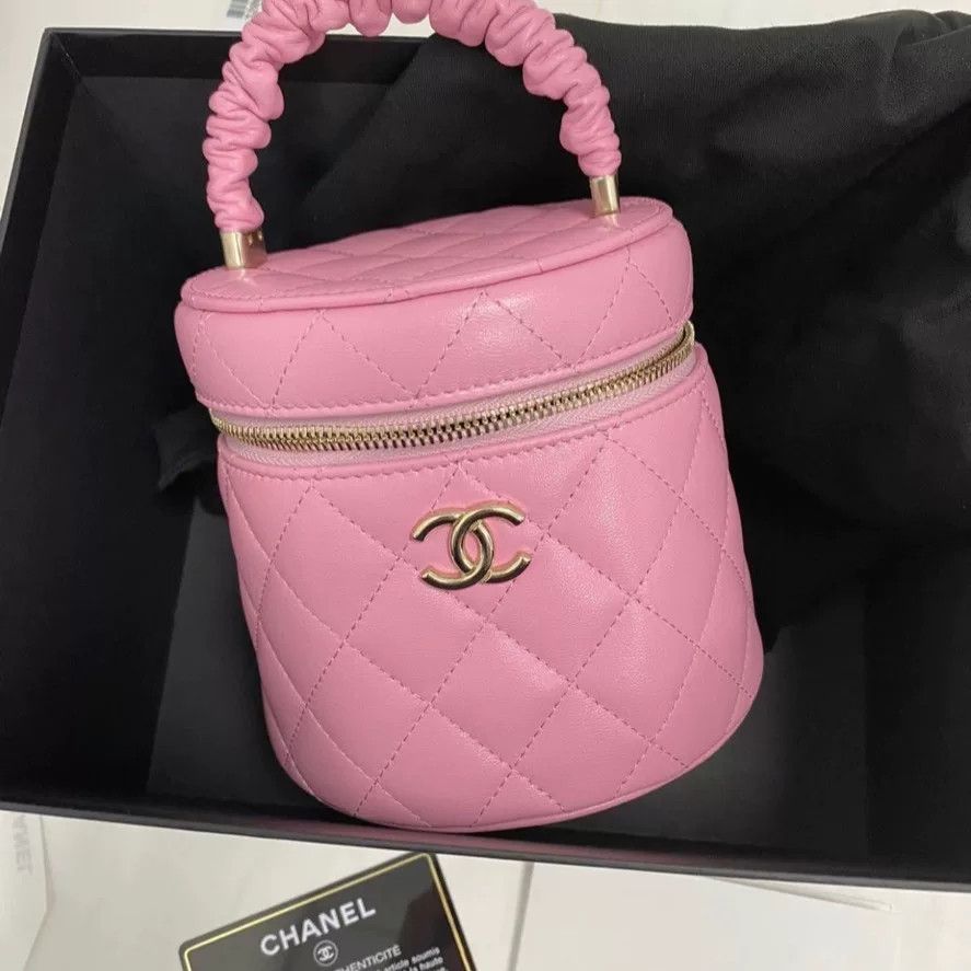 Chanel Pre-loved Bag Very good condition Size ONE SIZE - 2 Thumbnail