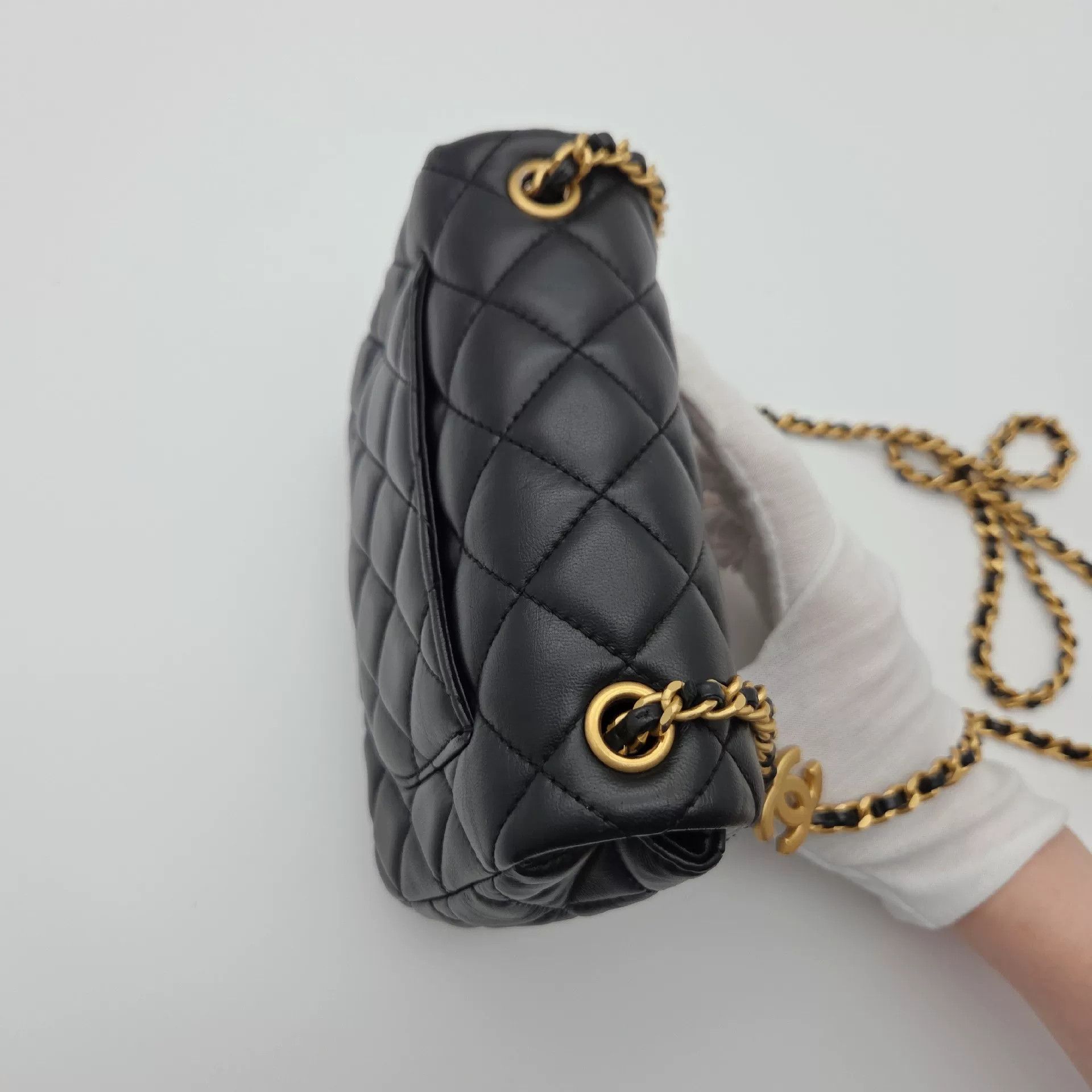 Chanel Pre-loved Bag Very good condition Size ONE SIZE - 6 Thumbnail