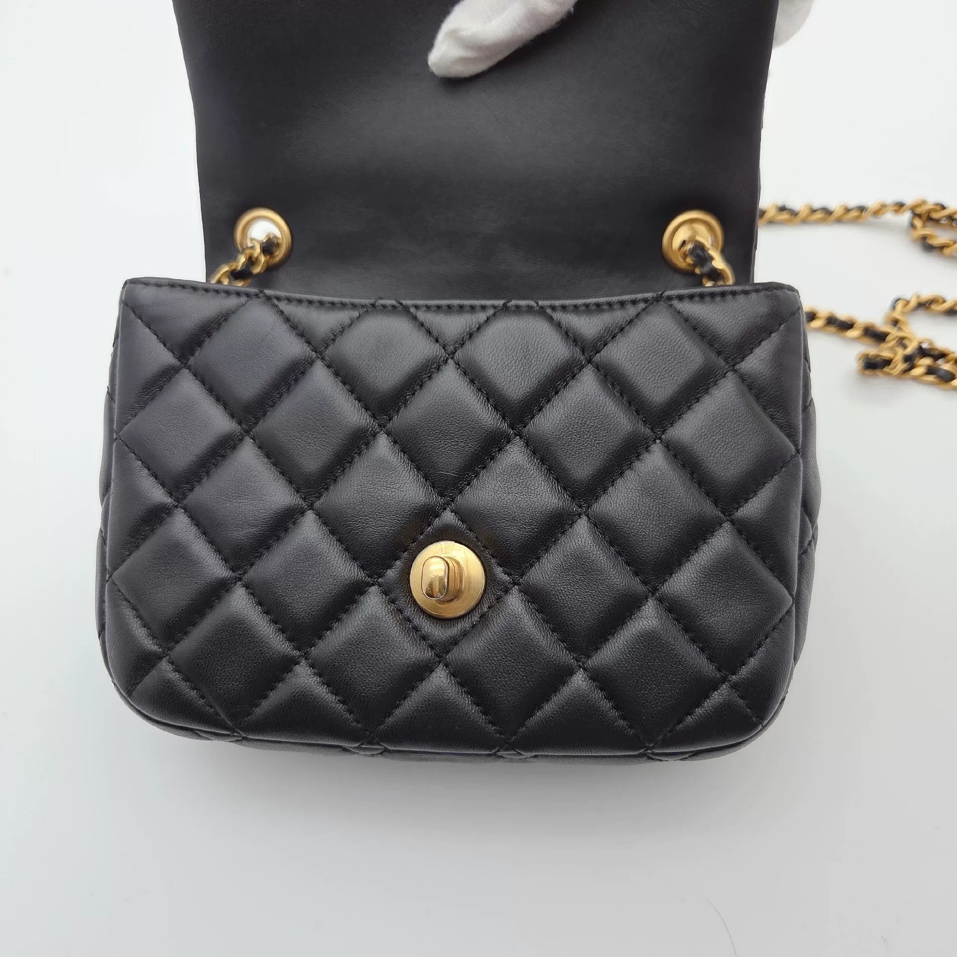 Chanel Pre-loved Bag Very good condition Size ONE SIZE - 5 Thumbnail