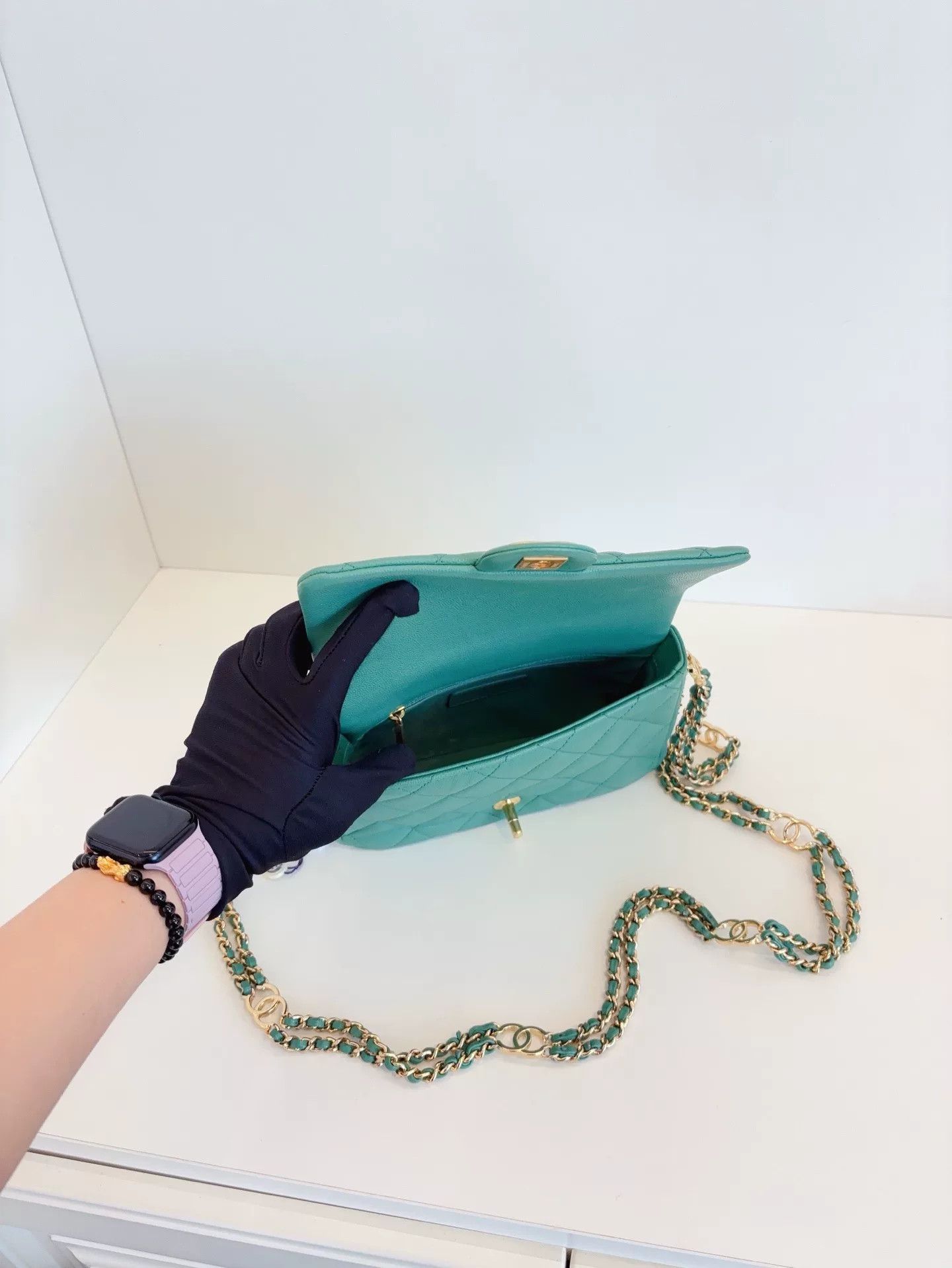 Chanel Pre-loved Bag Very good condition Size ONE SIZE - 9 Thumbnail