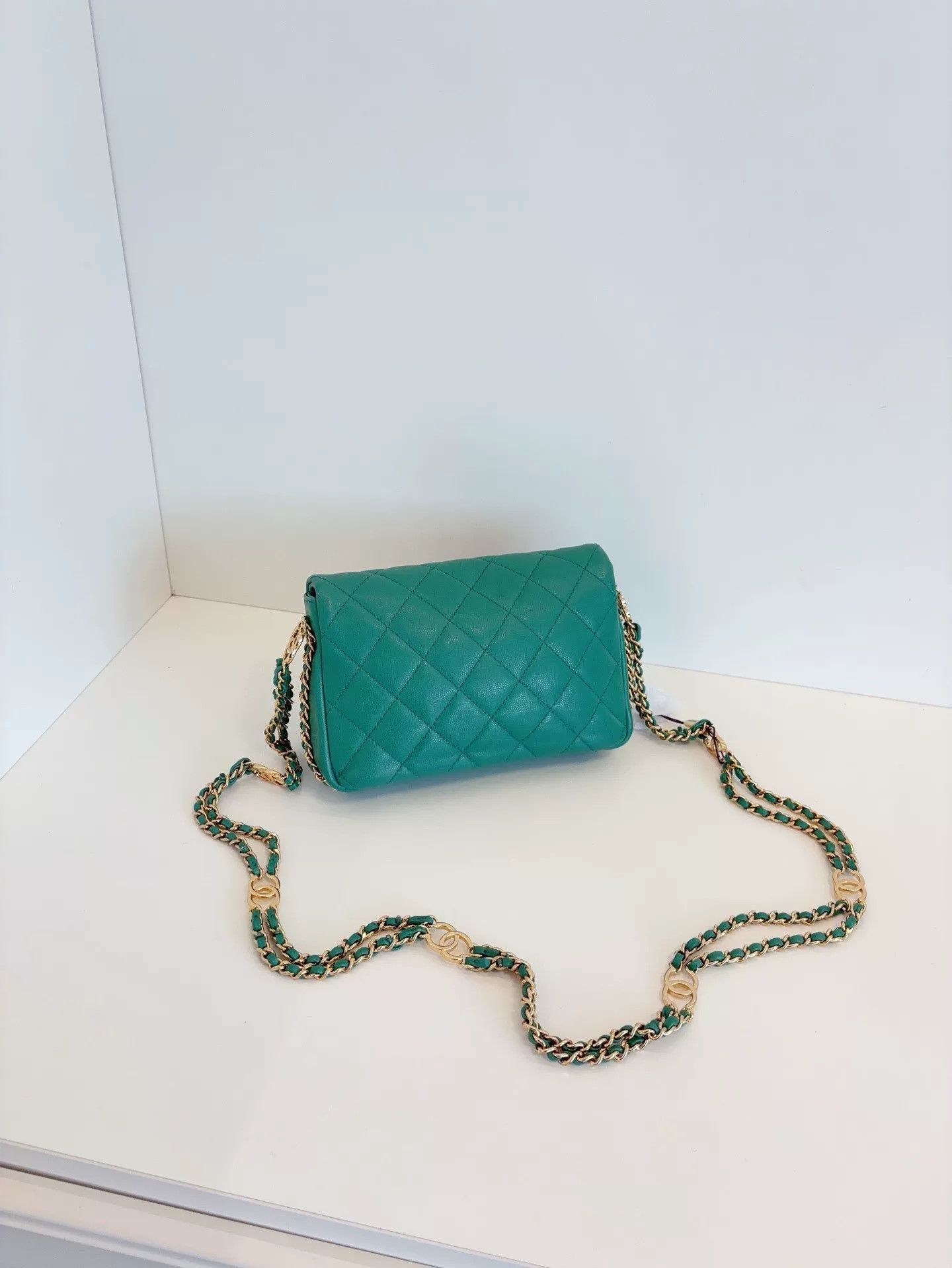 Chanel Pre-loved Bag Very good condition Size ONE SIZE - 2 Thumbnail