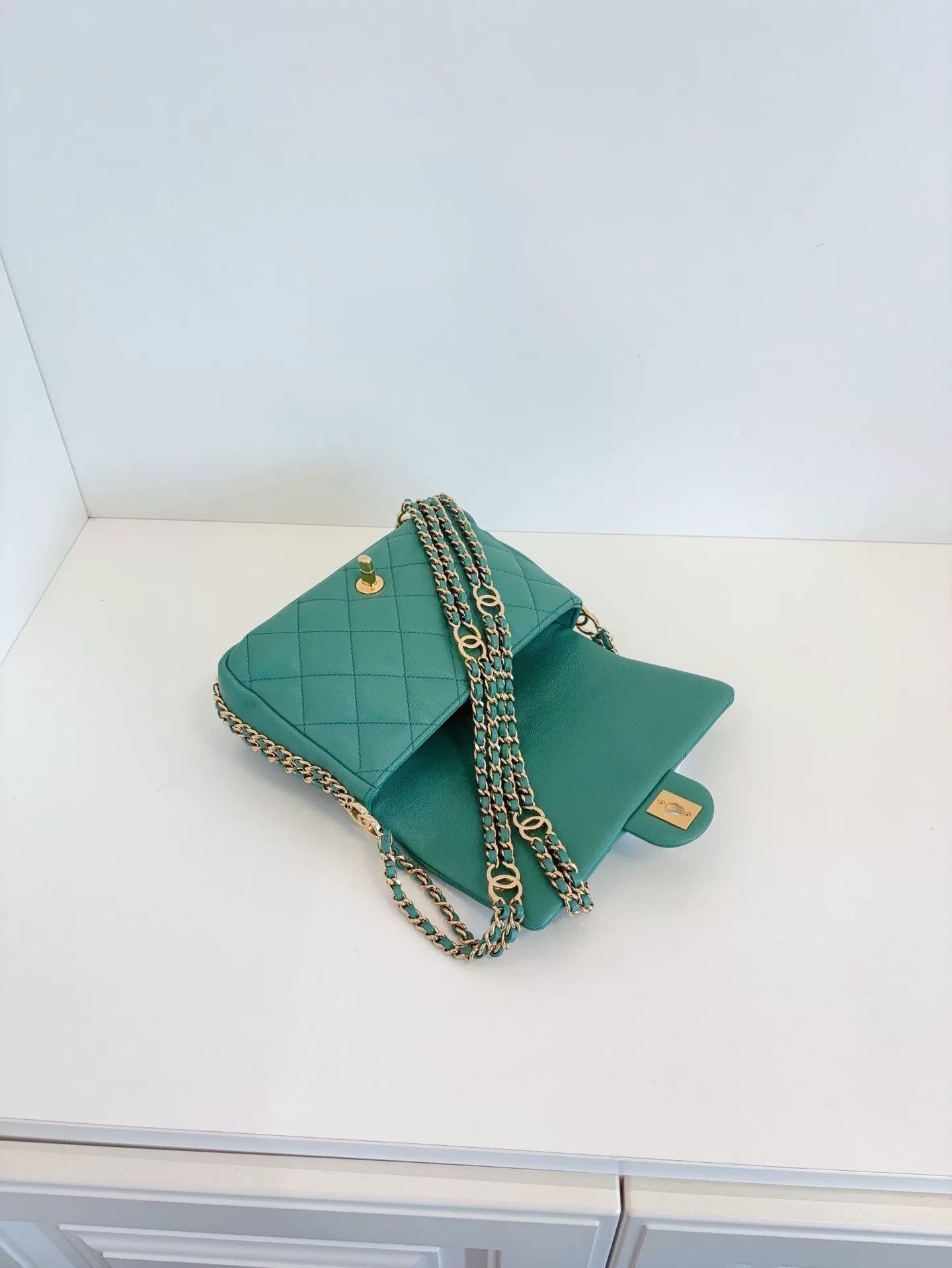 Chanel Pre-loved Bag Very good condition Size ONE SIZE - 5 Thumbnail
