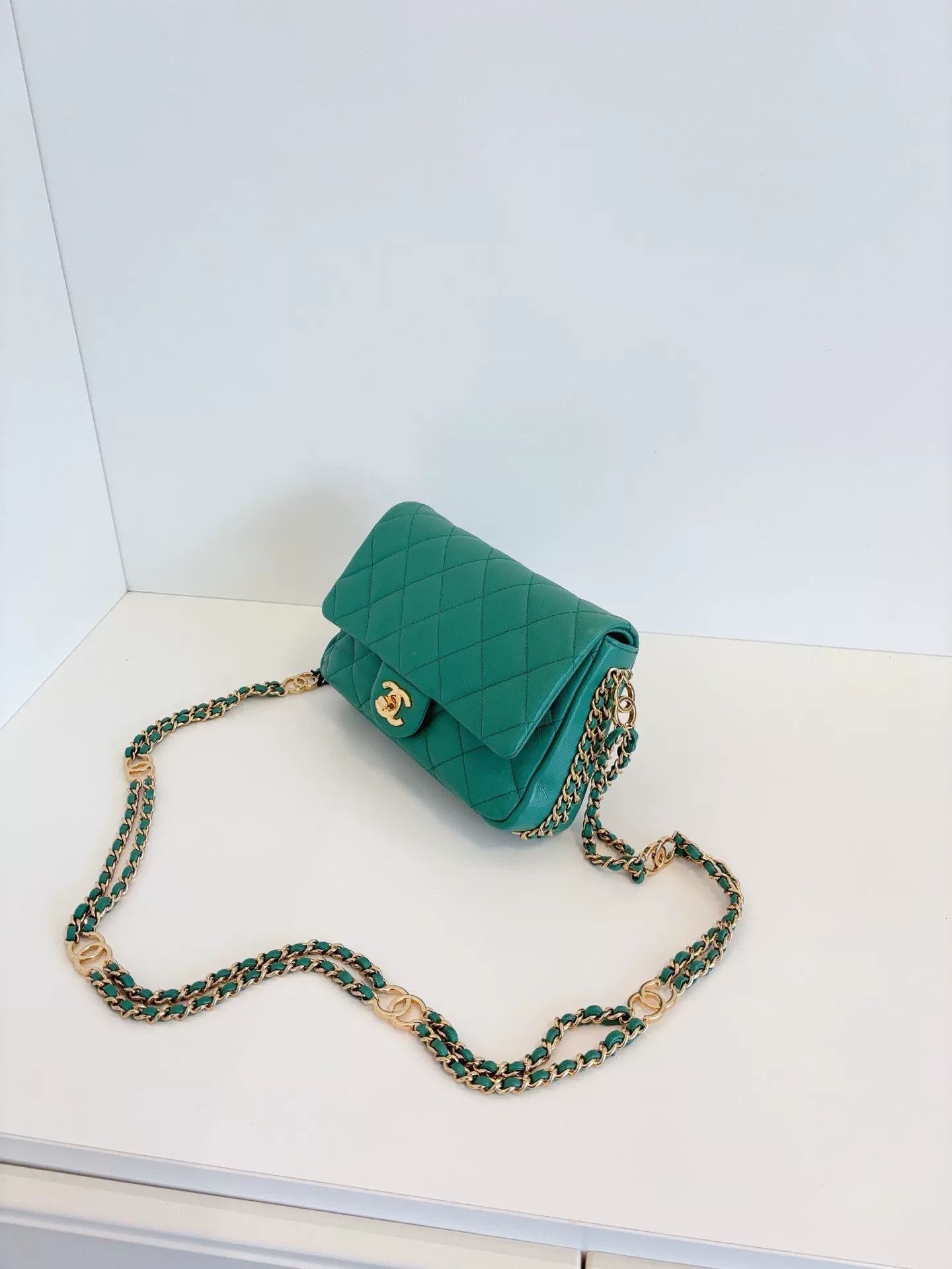 Chanel Pre-loved Bag Very good condition Size ONE SIZE - 4 Thumbnail