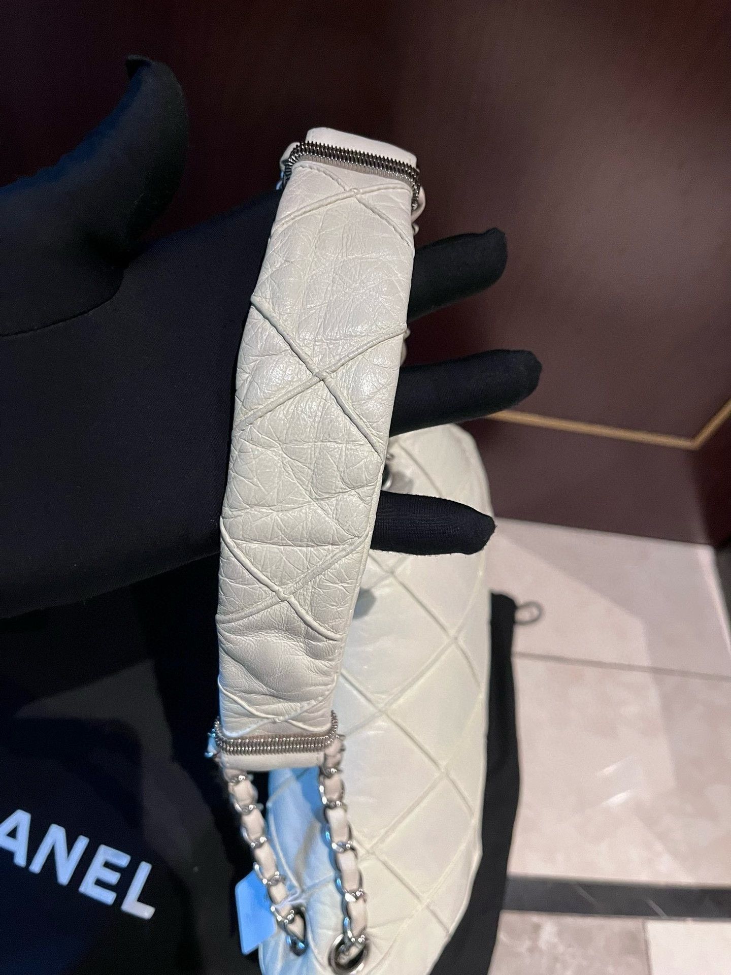 Chanel Pre-loved Bag Very good condition Size ONE SIZE - 4 Thumbnail