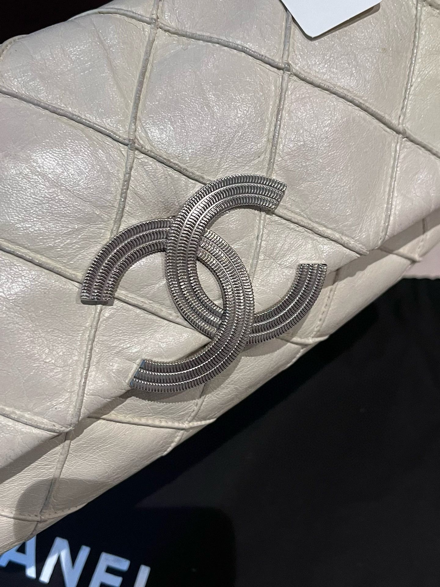 Chanel Pre-loved Bag Very good condition Size ONE SIZE - 6 Thumbnail