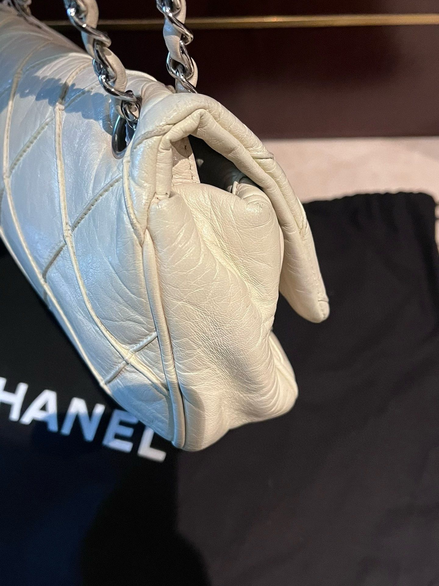 Chanel Pre-loved Bag Very good condition Size ONE SIZE - 5 Thumbnail