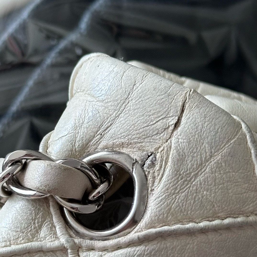 Chanel Pre-loved Bag Very good condition Size ONE SIZE - 3 Thumbnail