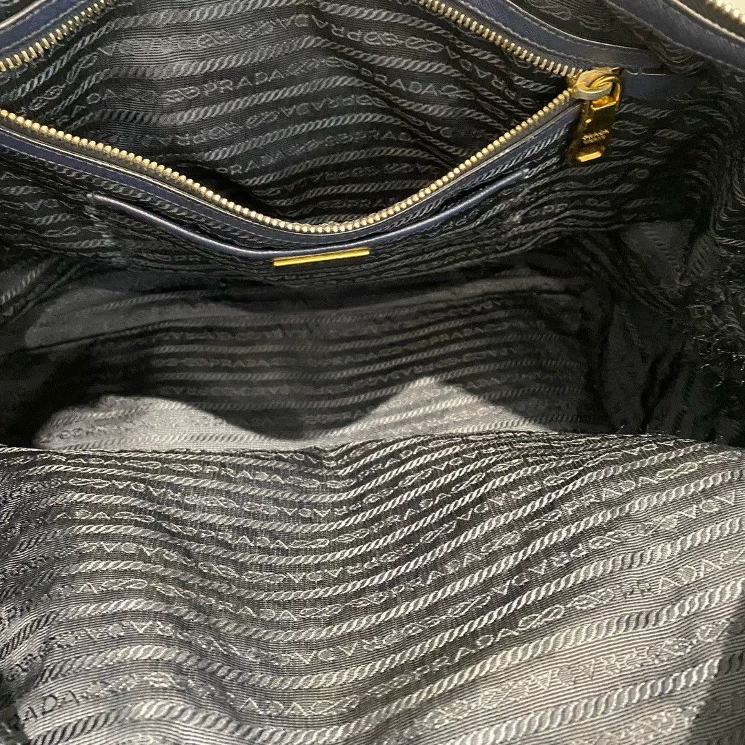 Prada Pre-loved Bag Very good condition Size ONE SIZE - 2 Thumbnail