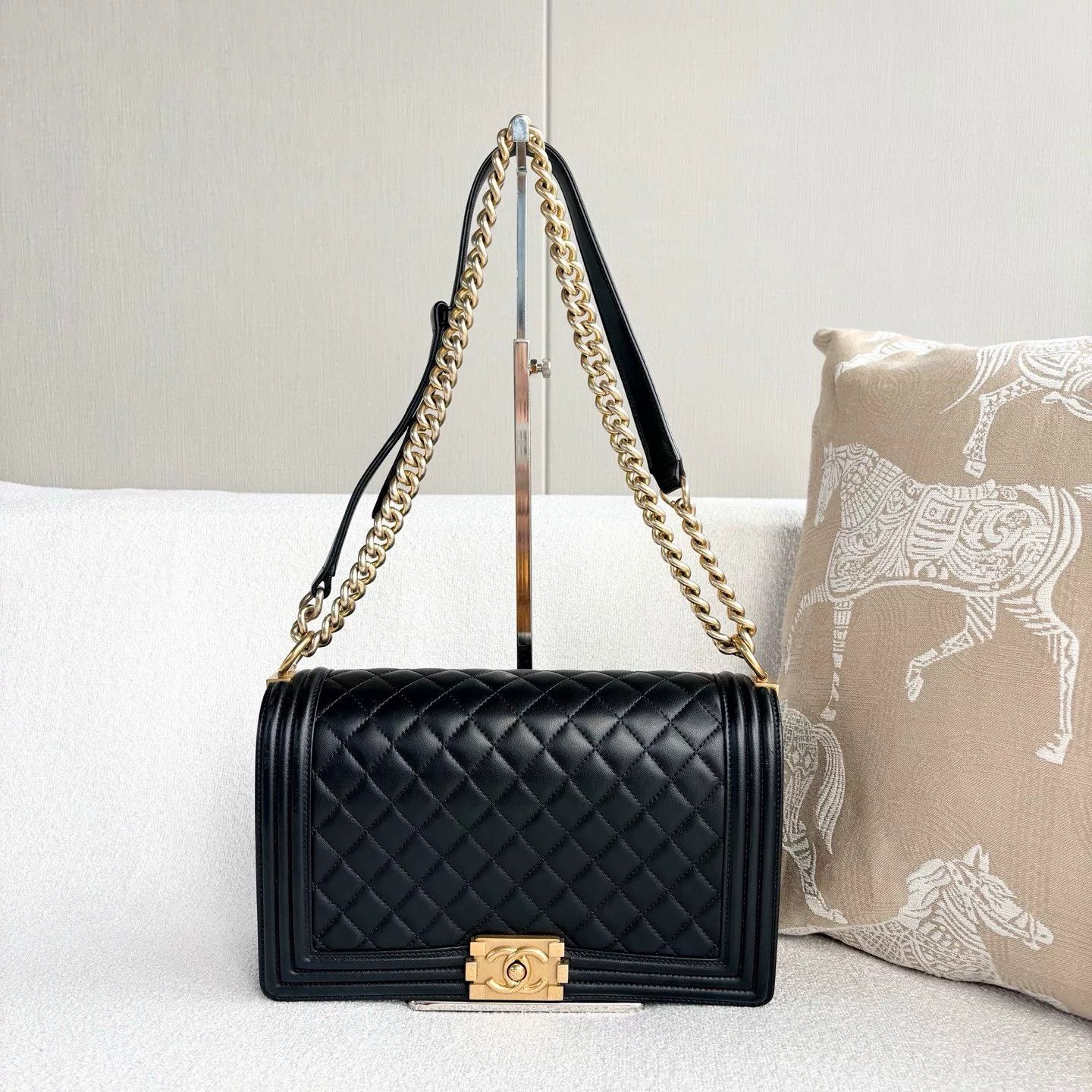 Chanel Pre-loved Bag Very good condition Size ONE SIZE - 2 Thumbnail