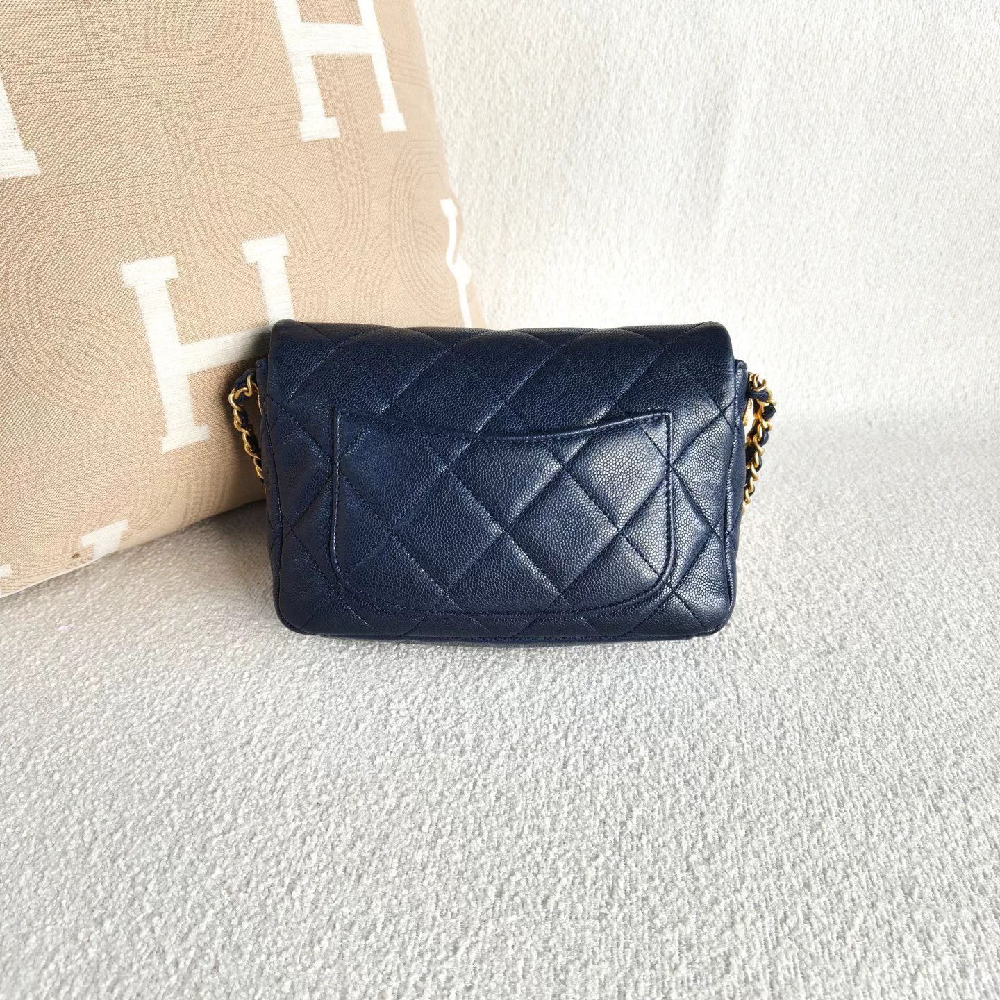 Chanel Pre-loved Bag Very good condition Size ONE SIZE - 3 Thumbnail