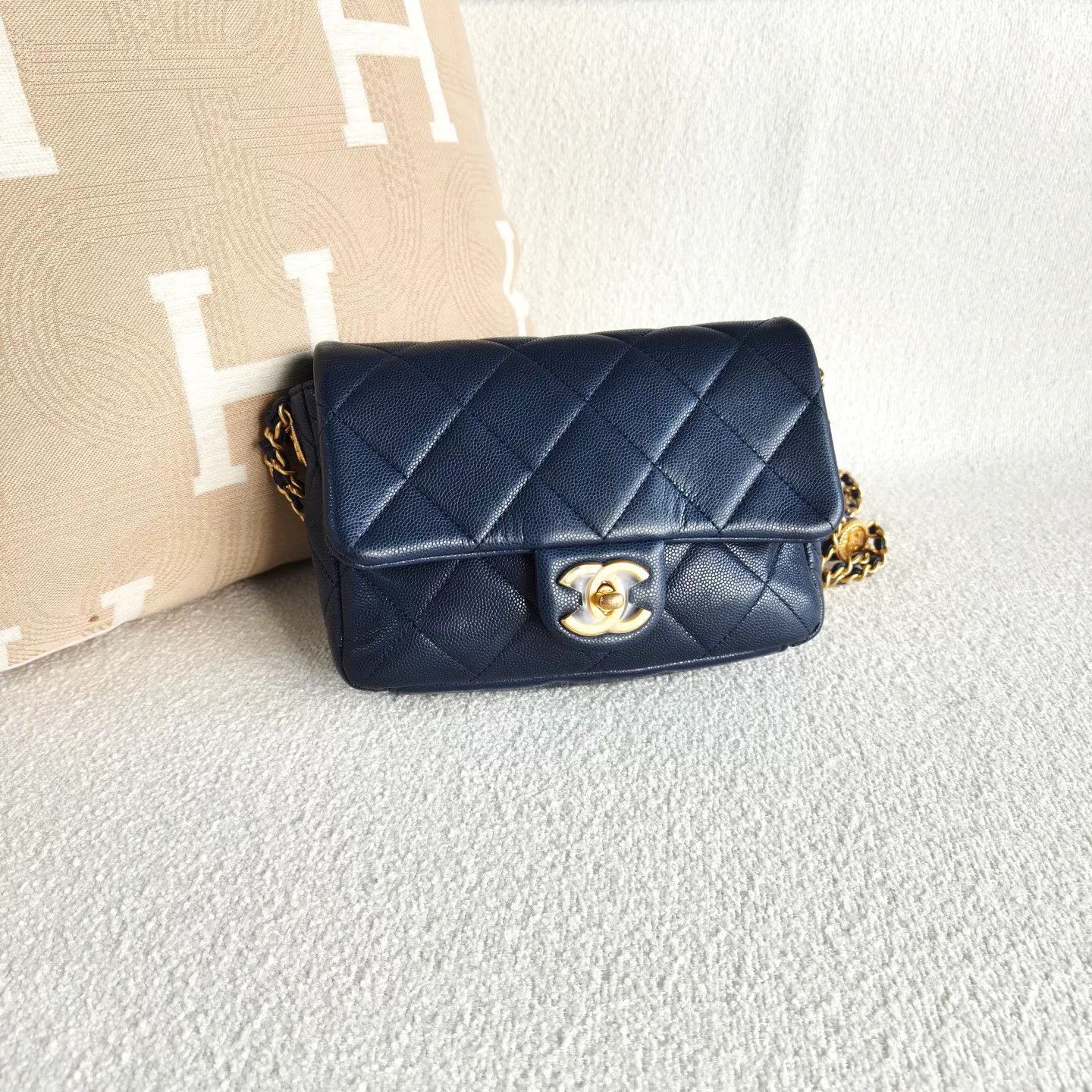 Chanel Pre-loved Bag Very good condition Size ONE SIZE - 6 Thumbnail