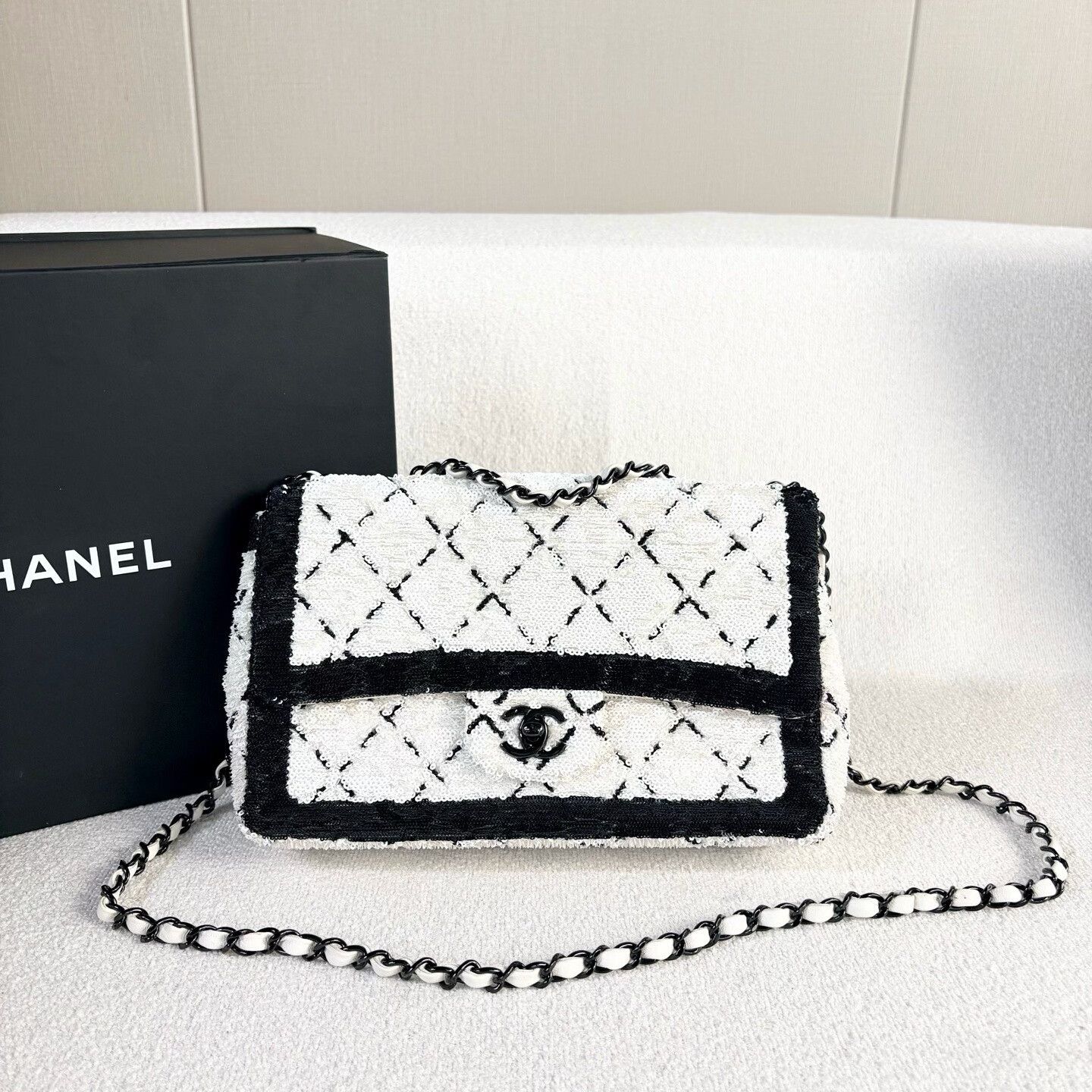 Chanel Pre-loved Bag Very good condition Size ONE SIZE - 2 Thumbnail