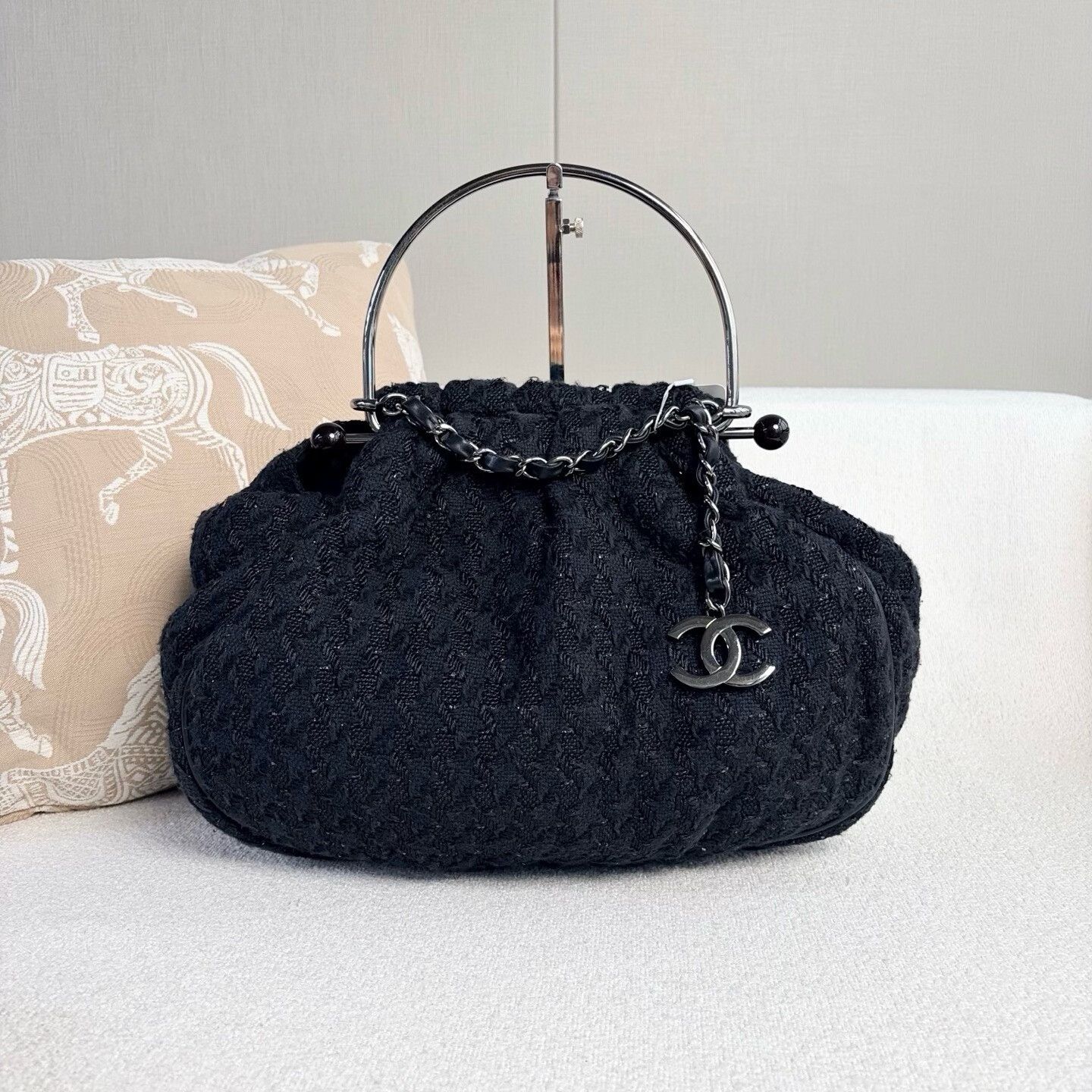 Chanel Pre-loved Bag Very good condition Size ONE SIZE - 2 Thumbnail
