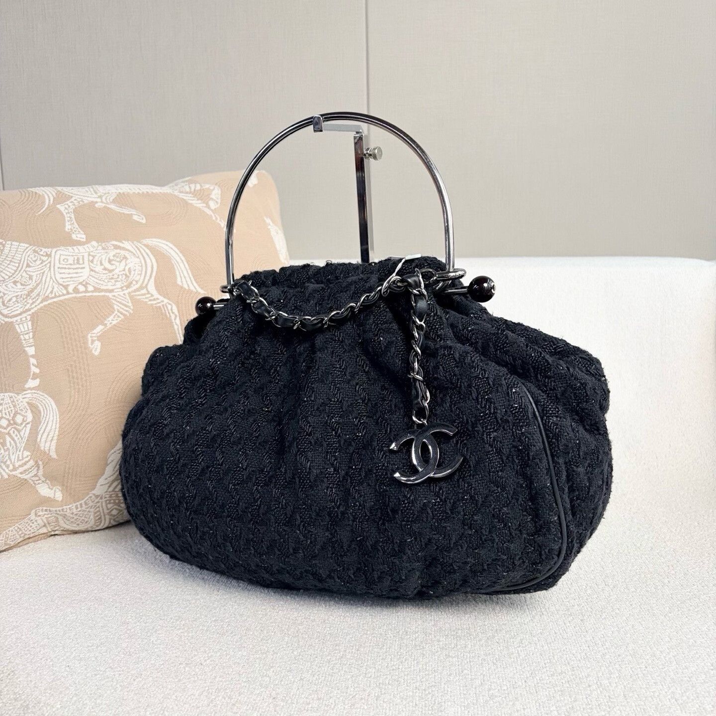 Chanel Pre-loved Bag Very good condition Size ONE SIZE - 4 Thumbnail