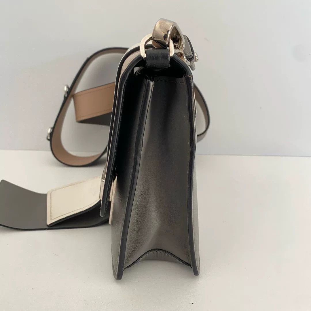 Prada Pre-loved Bag Very good condition Size ONE SIZE - 6 Thumbnail