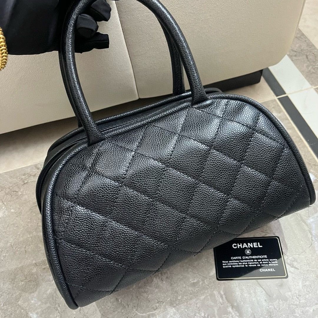 Chanel Pre-loved Bag Very good condition Size ONE SIZE - 2 Thumbnail