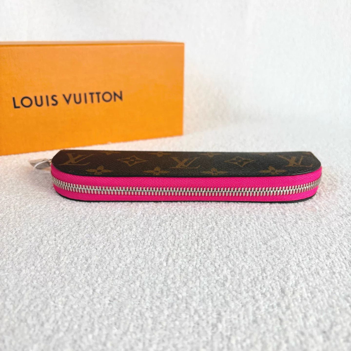 Louis Vuitton Pre-loved Bag Brand new condition Size ONE SIZE - 5 Thumbnail