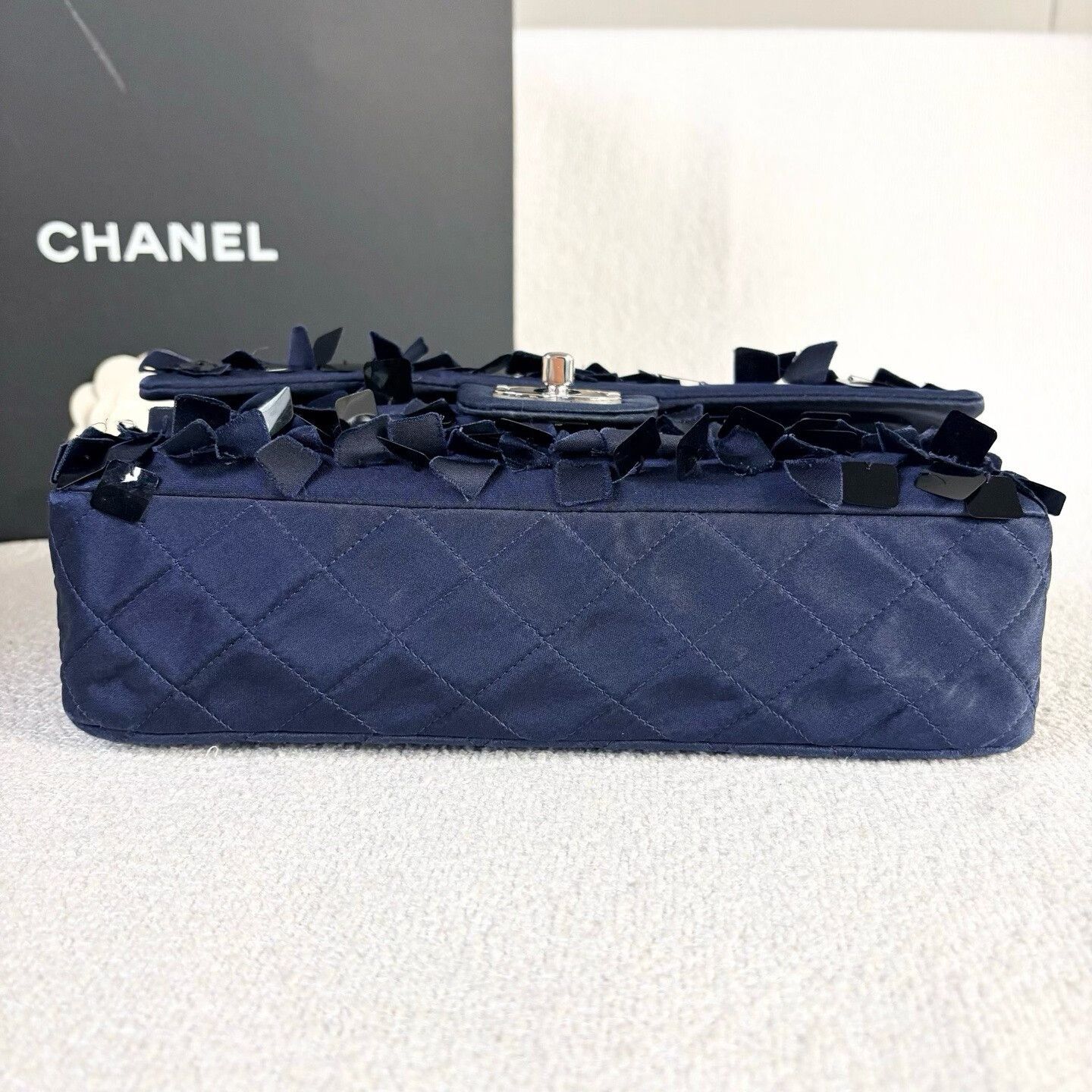 Chanel Pre-loved Bag Very good condition Size ONE SIZE - 5 Thumbnail