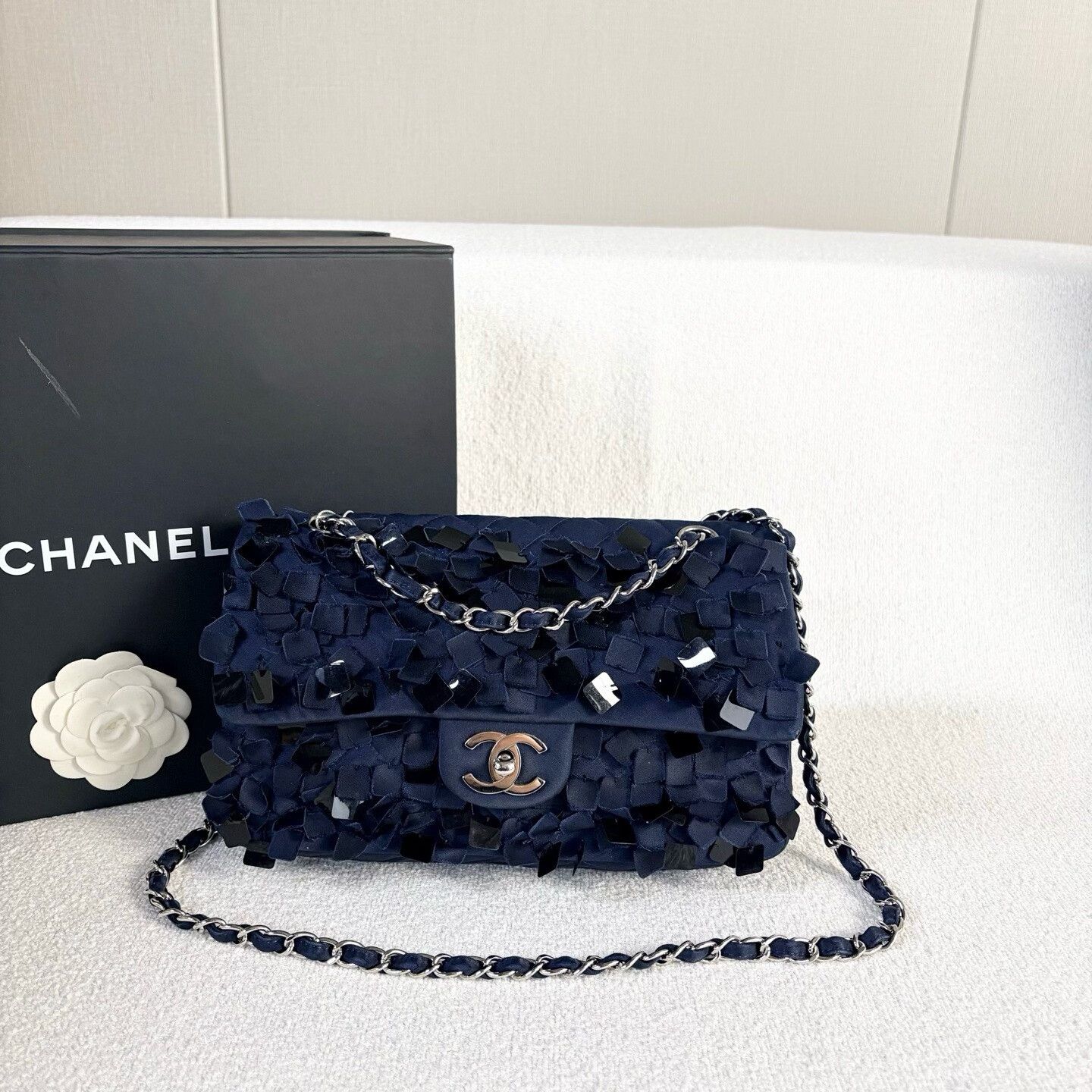 Chanel Pre-loved Bag Very good condition Size ONE SIZE - 2 Thumbnail