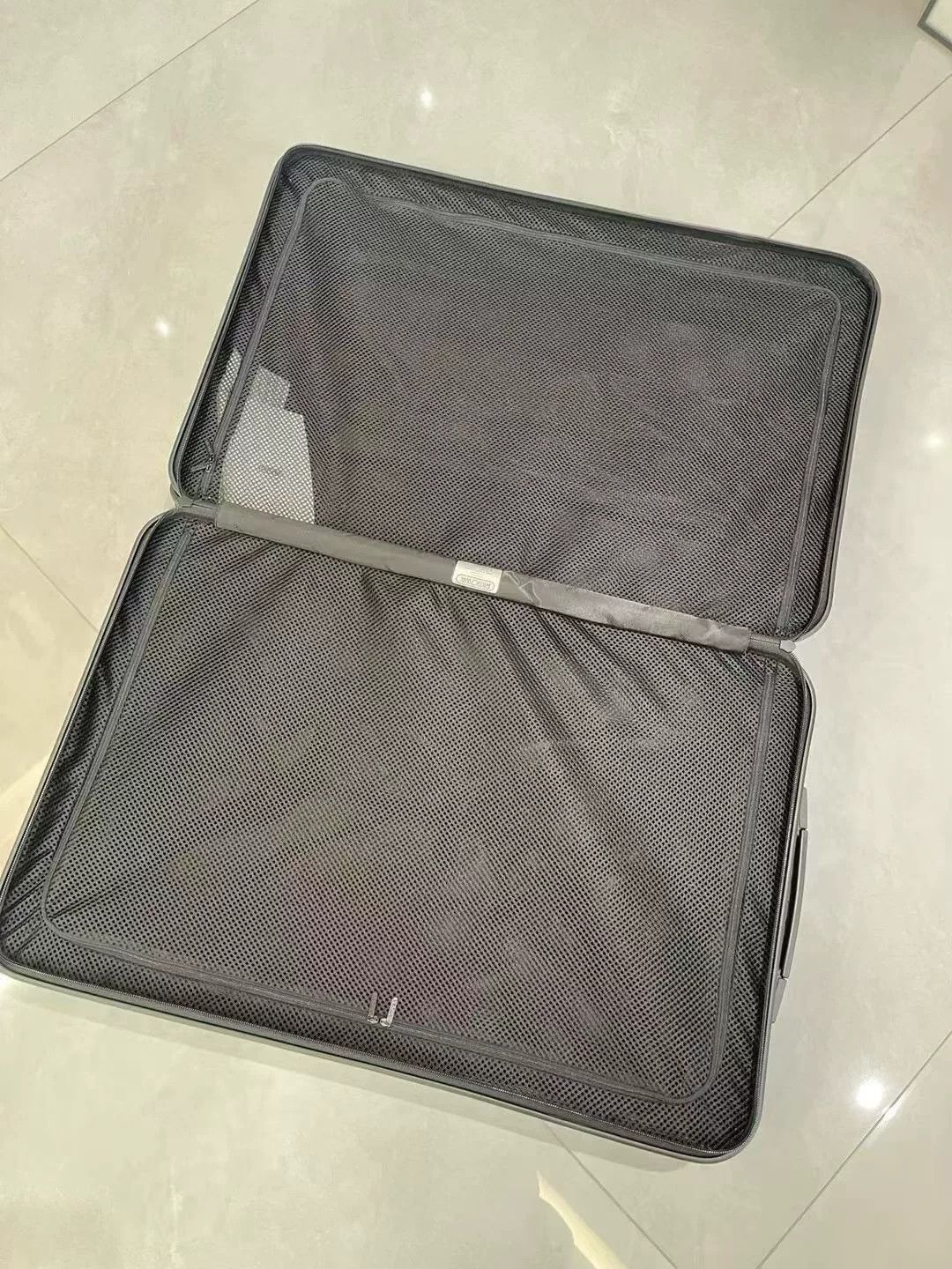 Rimowa Pre-loved Bag Brand new condition Size ONE SIZE - 8 Thumbnail