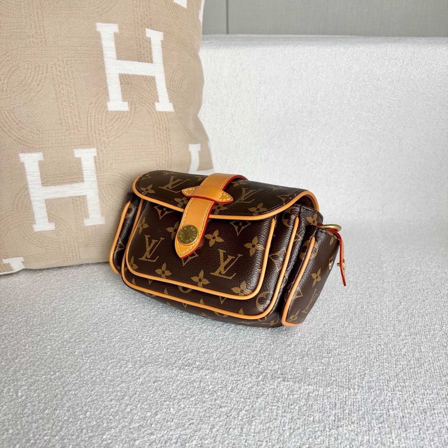 Louis Vuitton Pre-loved Bag Brand new condition Size ONE SIZE - 4 Thumbnail