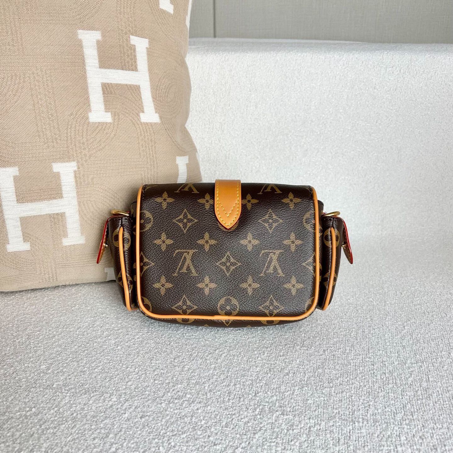 Louis Vuitton Pre-loved Bag Brand new condition Size ONE SIZE - 3 Thumbnail