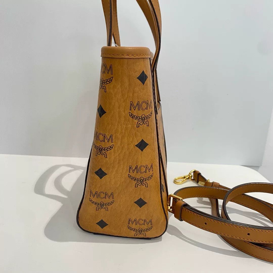 MCM Pre-loved Bag Very good condition Size ONE SIZE - 5 Thumbnail