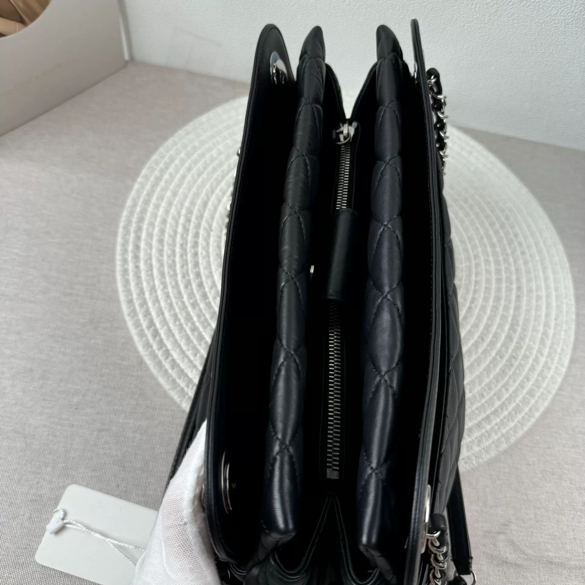 Chanel Pre-loved Bag Very good condition Size ONE SIZE - 6 Thumbnail