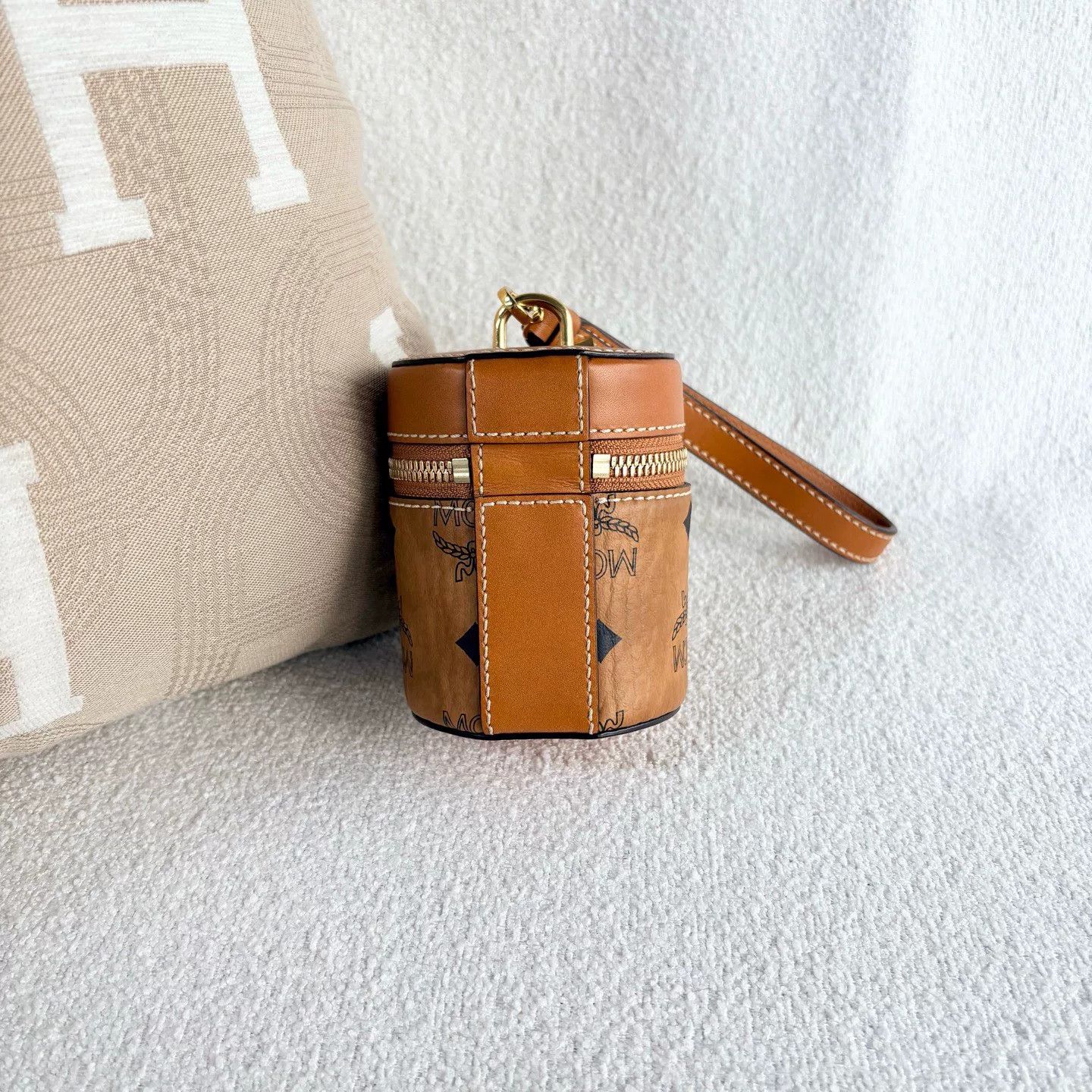 MCM Pre-loved Bag Very good condition Size ONE SIZE - 3 Thumbnail