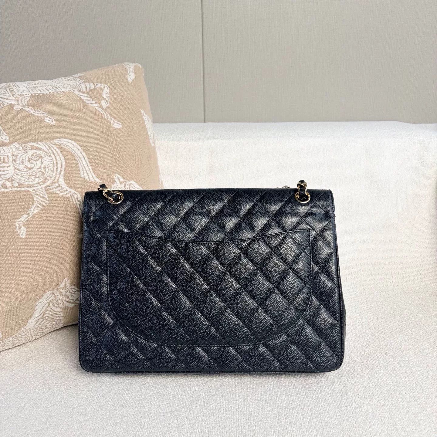 Chanel Pre-loved Bag Very good condition Size ONE SIZE - 3 Thumbnail
