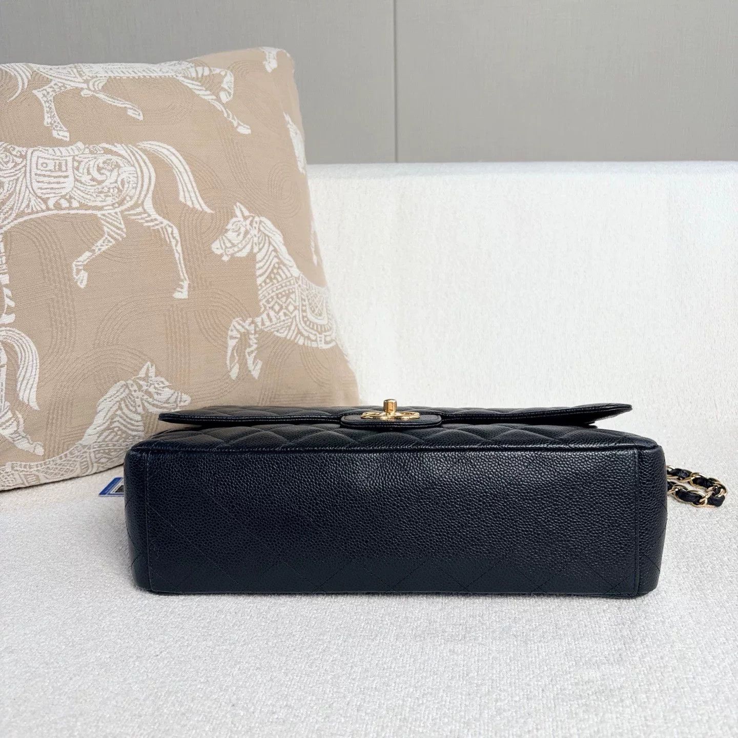 Chanel Pre-loved Bag Very good condition Size ONE SIZE - 5 Thumbnail