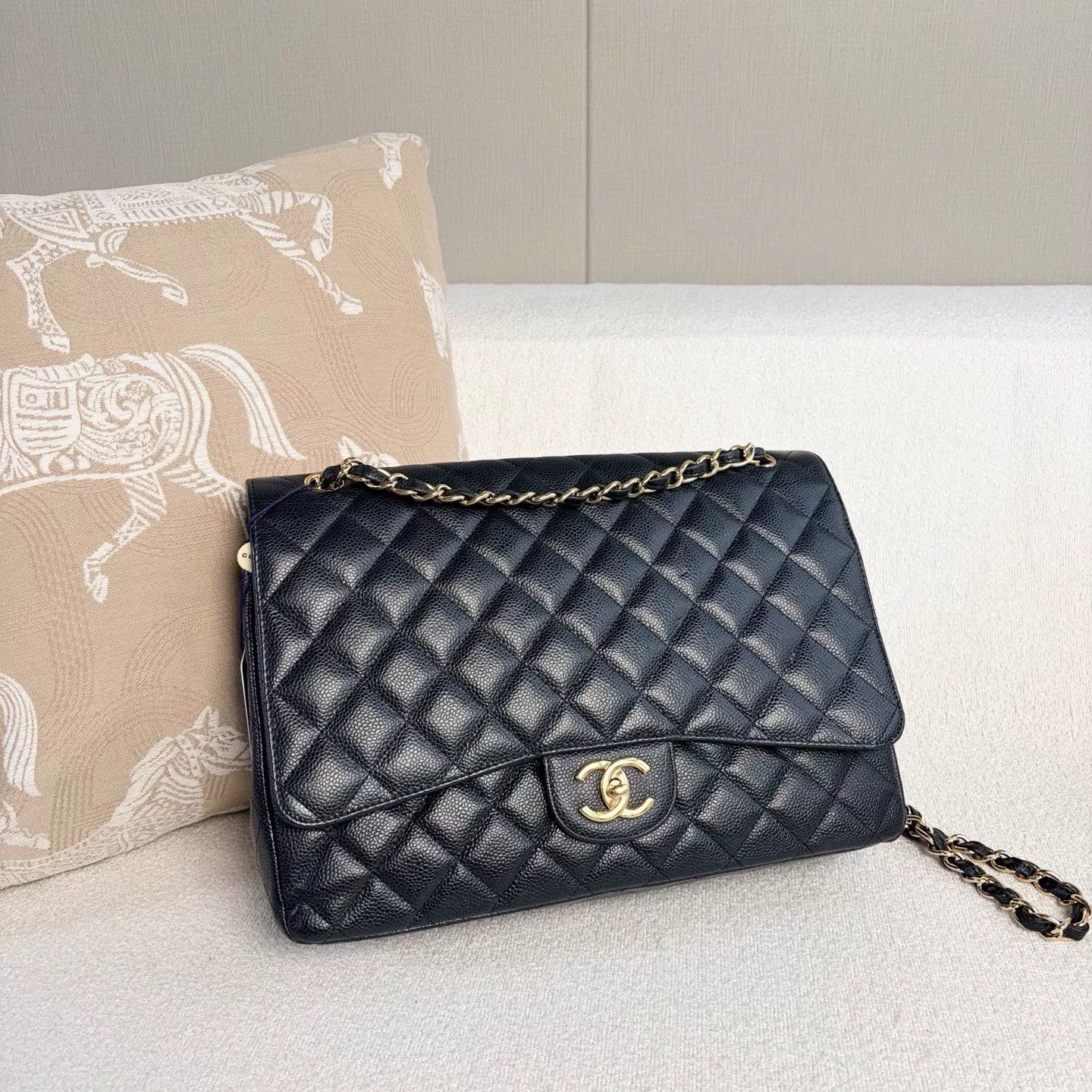 Chanel Pre-loved Bag Very good condition Size ONE SIZE - 6 Thumbnail