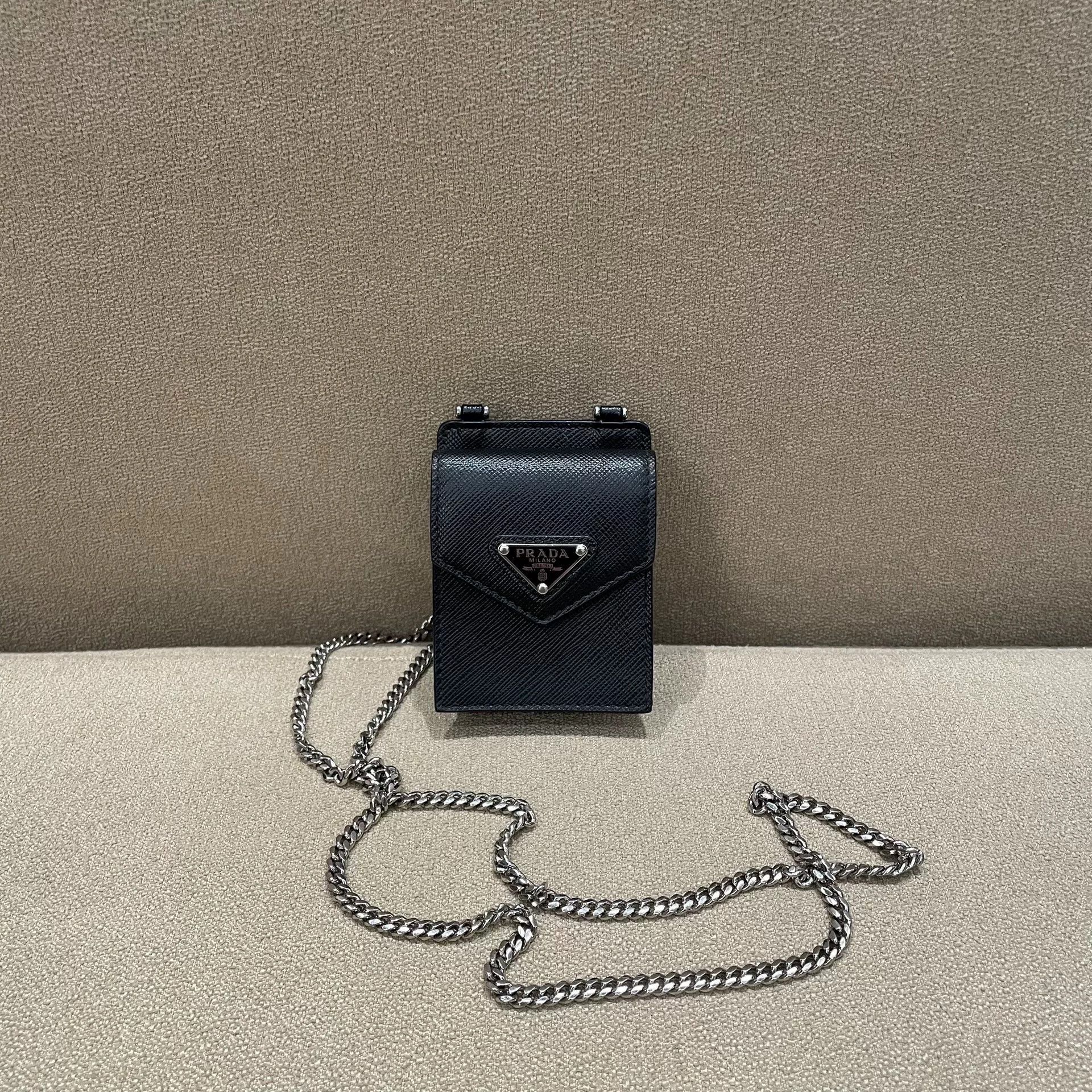 Prada Pre-loved Bag Very good condition Size ONE SIZE - 2 Thumbnail