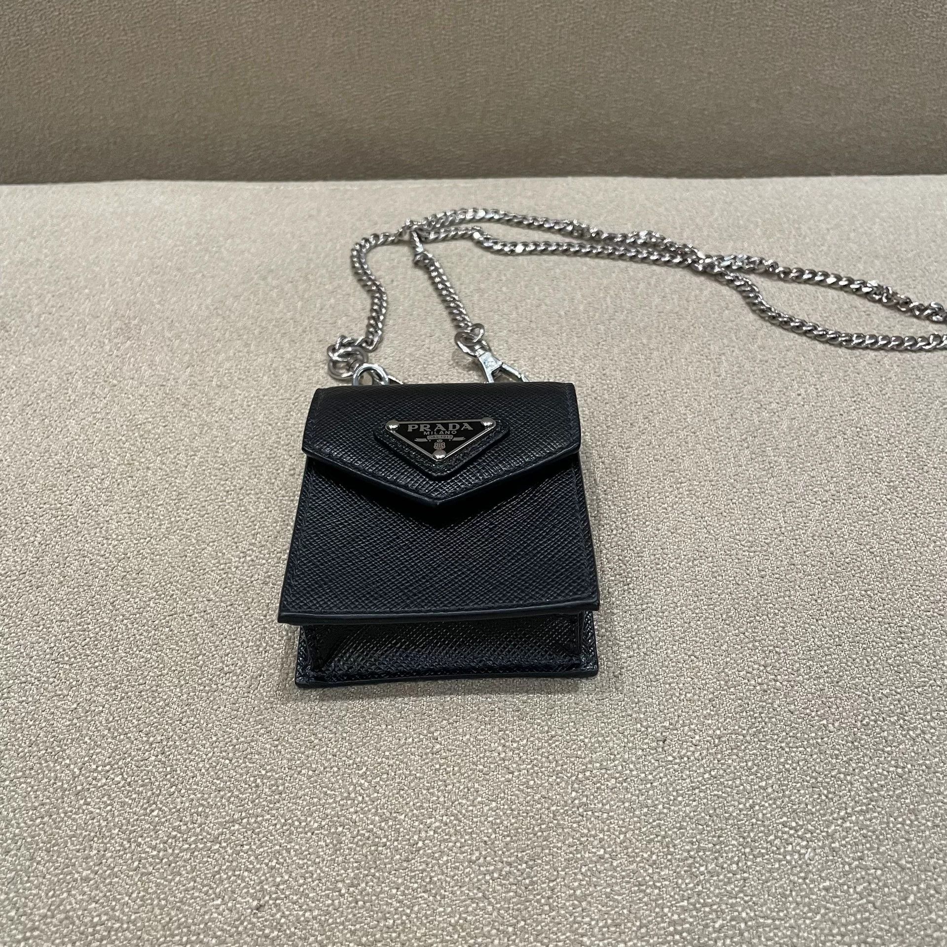 Prada Pre-loved Bag Very good condition Size ONE SIZE - 6 Thumbnail