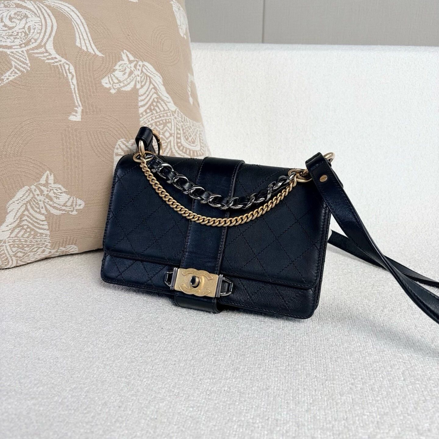 Chanel Pre-loved Bag Very good condition Size ONE SIZE - 4 Thumbnail
