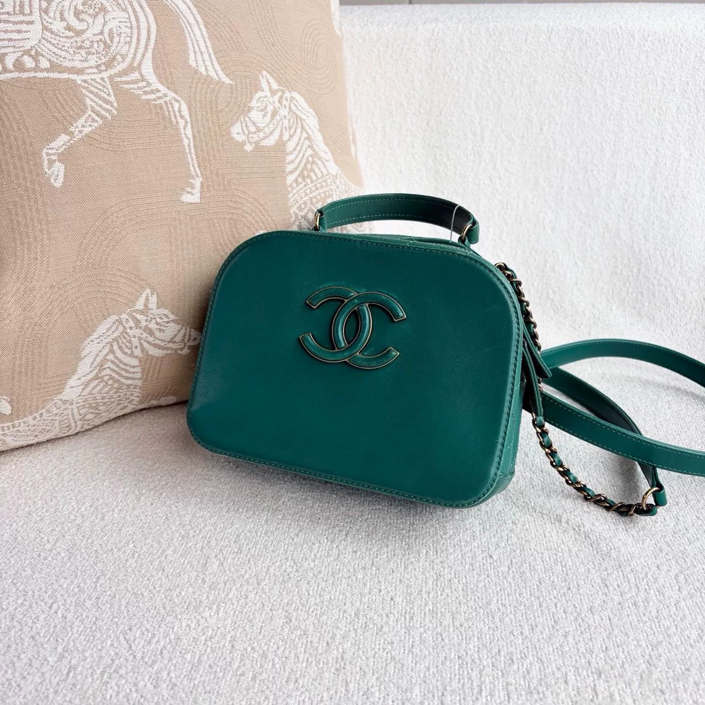 Chanel Pre-loved Bag Very good condition Size ONE SIZE - 4 Thumbnail