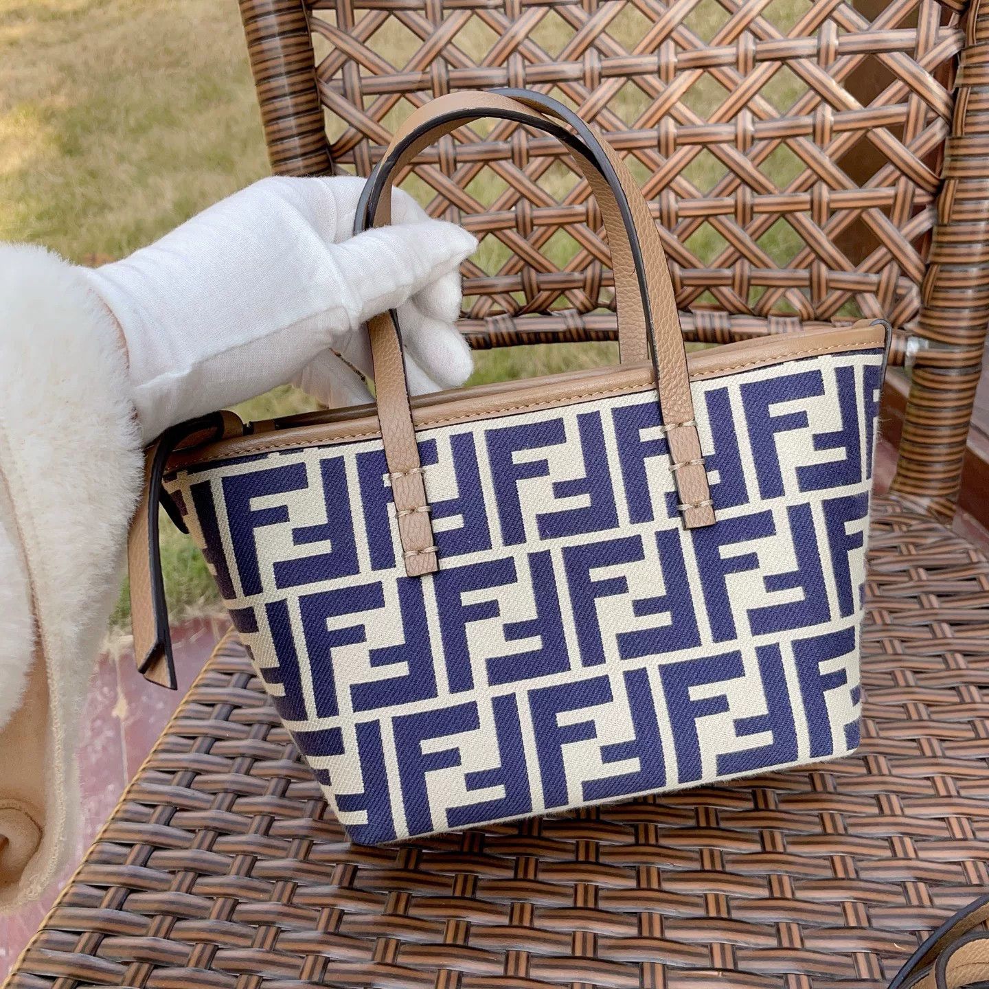 Fendi Pre-loved Bag Very good condition Size ONE SIZE - 9 Thumbnail