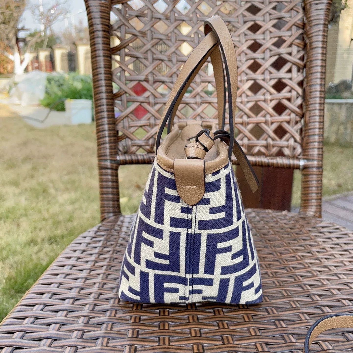 Fendi Pre-loved Bag Very good condition Size ONE SIZE - 5 Thumbnail