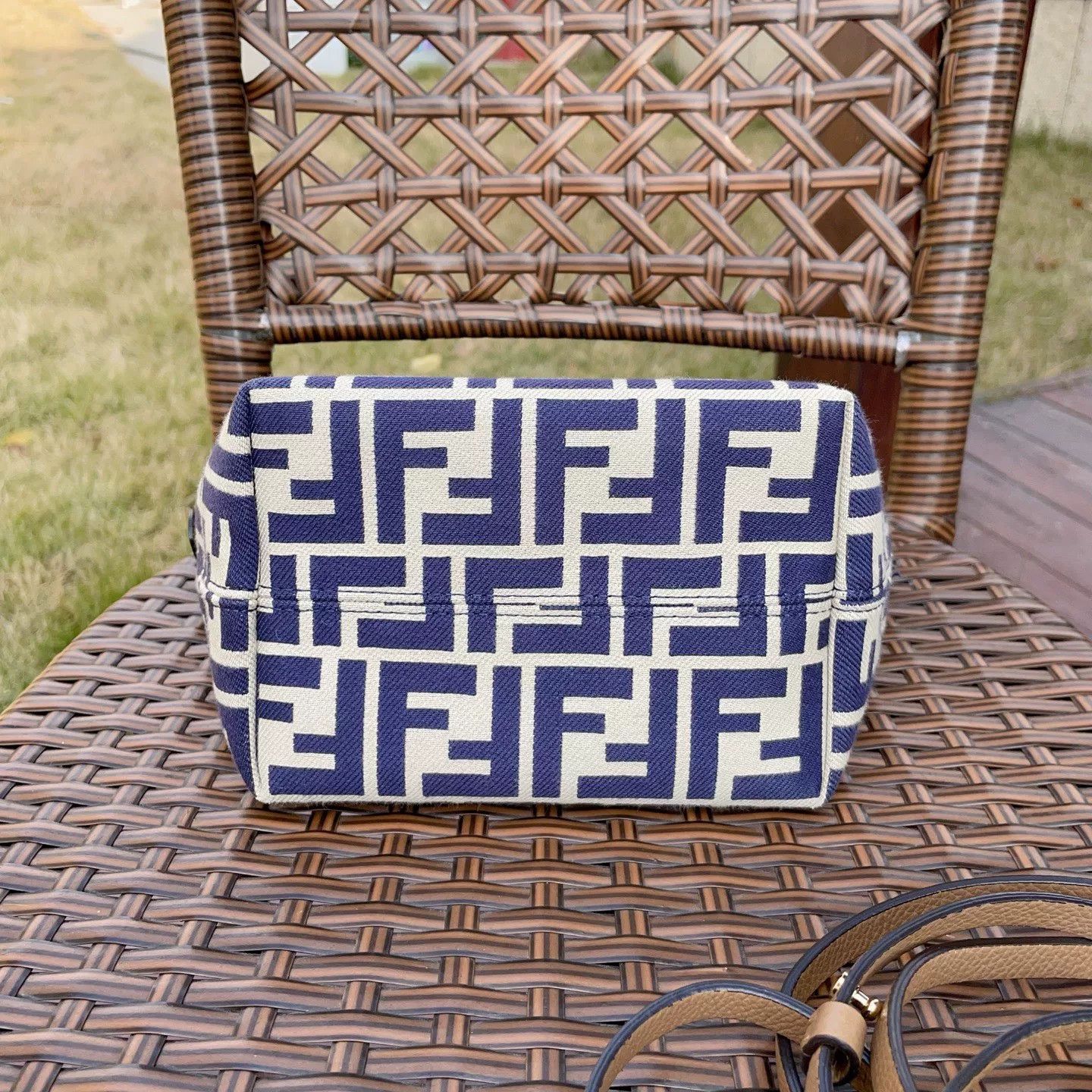 Fendi Pre-loved Bag Very good condition Size ONE SIZE - 3 Thumbnail
