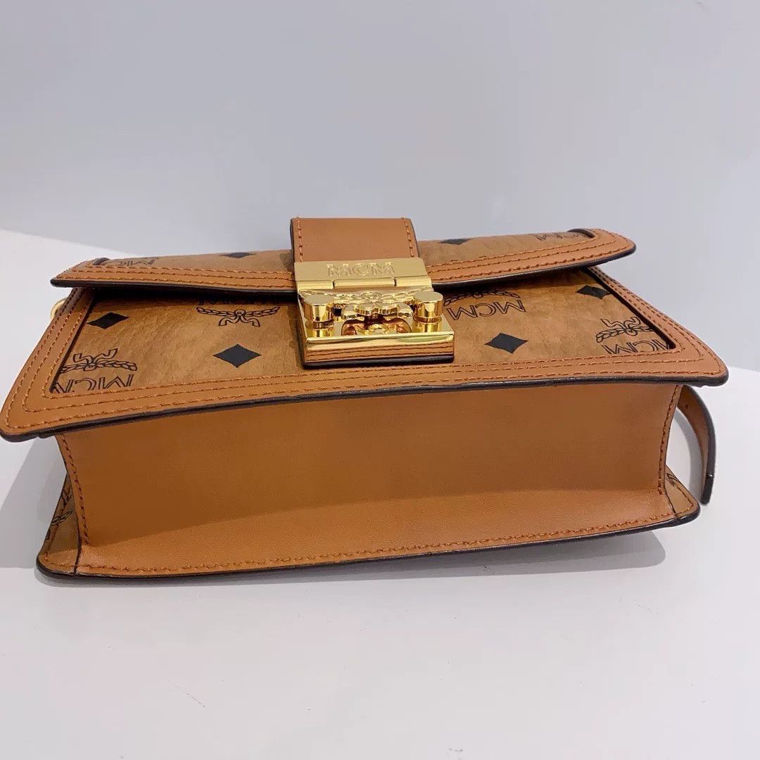 MCM Pre-loved Bag Very good condition Size ONE SIZE - 5 Thumbnail