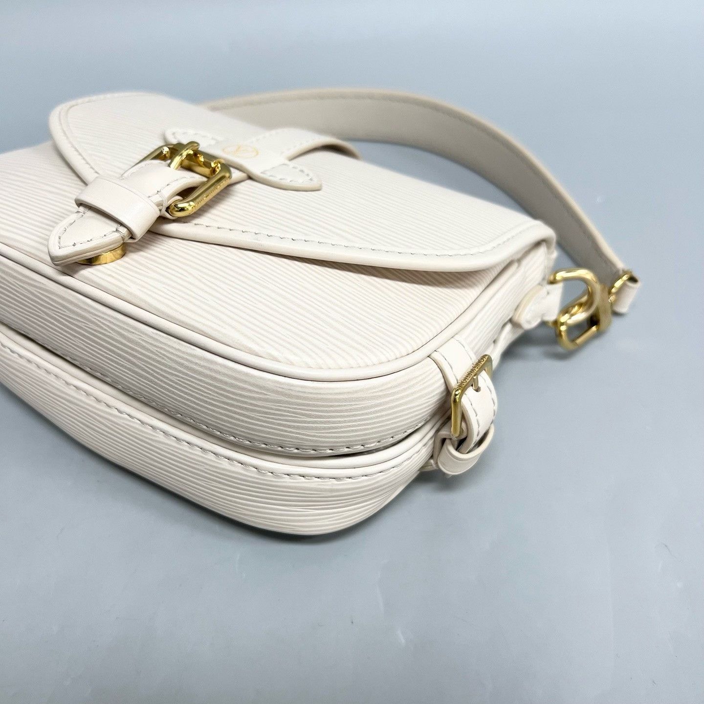 Louis Vuitton Pre-loved Bag Very good condition Size ONE SIZE - 4 Thumbnail