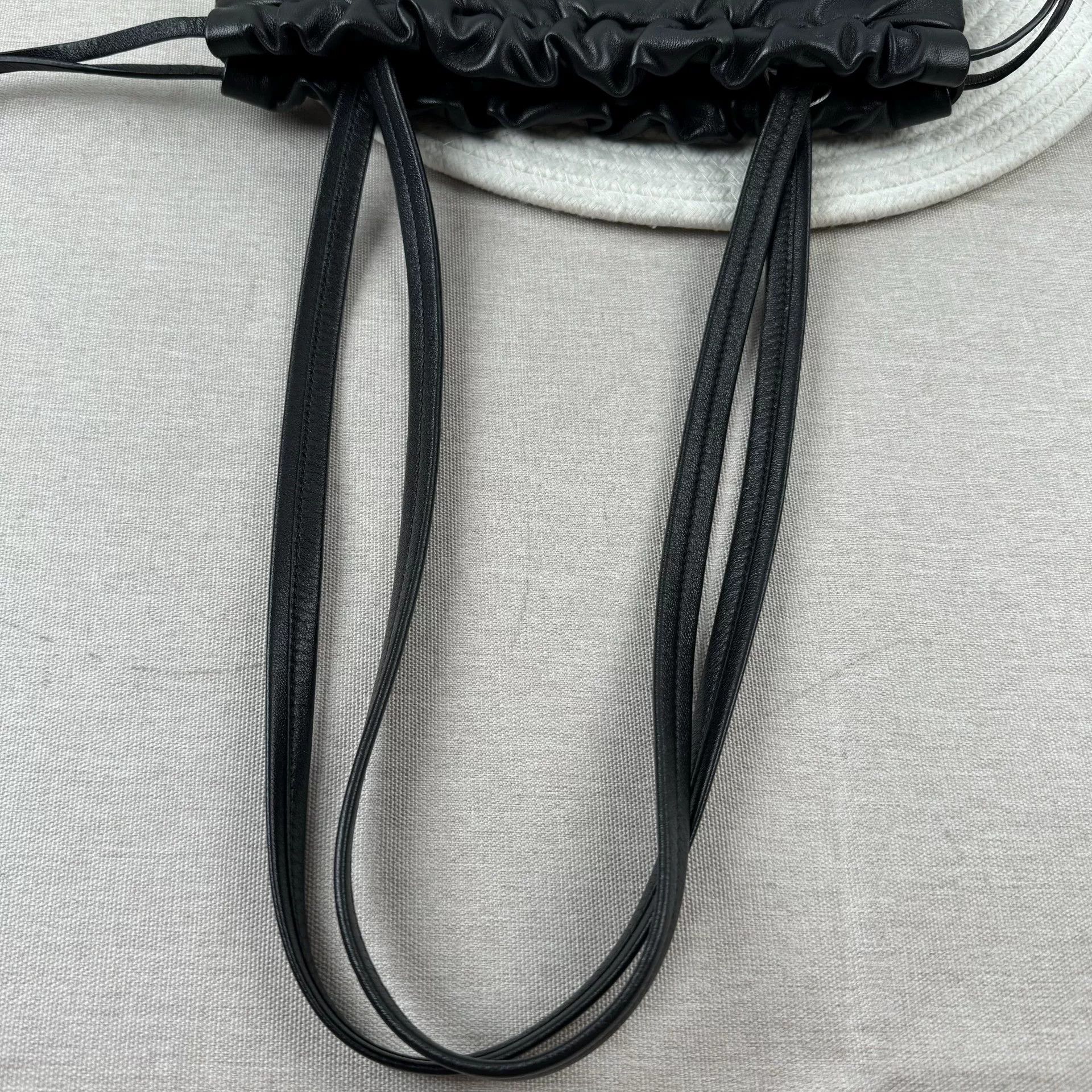 Miu Miu Pre-loved Bag Very good condition Size ONE SIZE - 4 Thumbnail