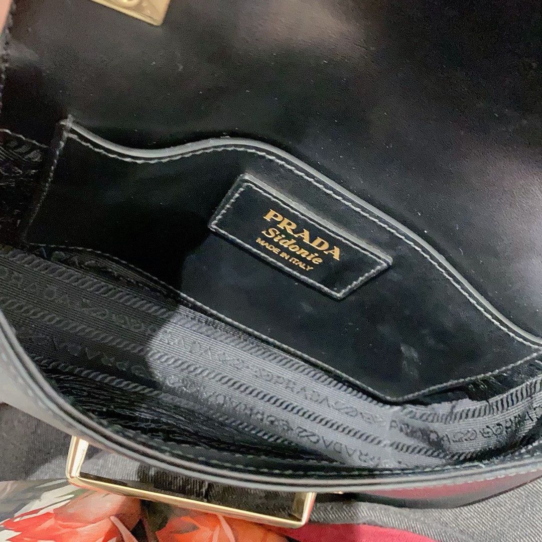 Prada Pre-loved Bag Very good condition Size ONE SIZE - 3 Thumbnail