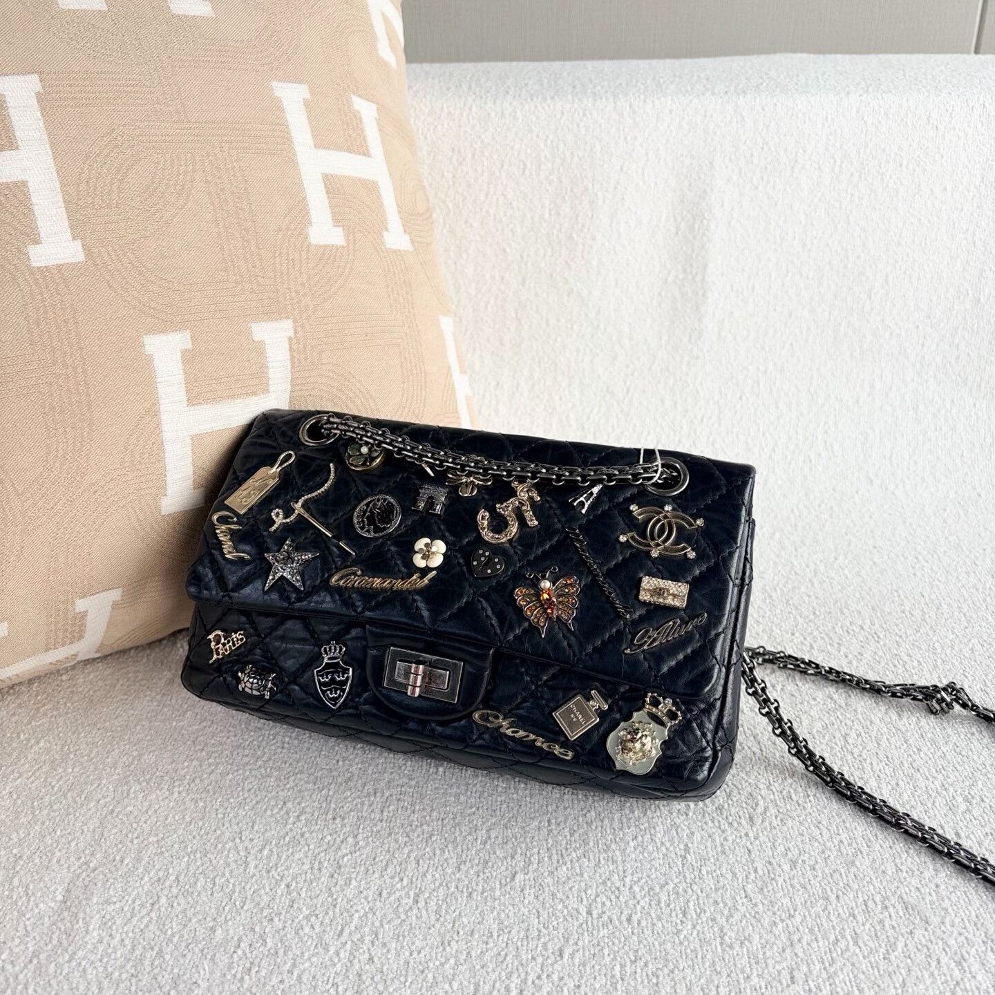 Chanel Pre-loved Bag Very good condition Size ONE SIZE - 4 Thumbnail