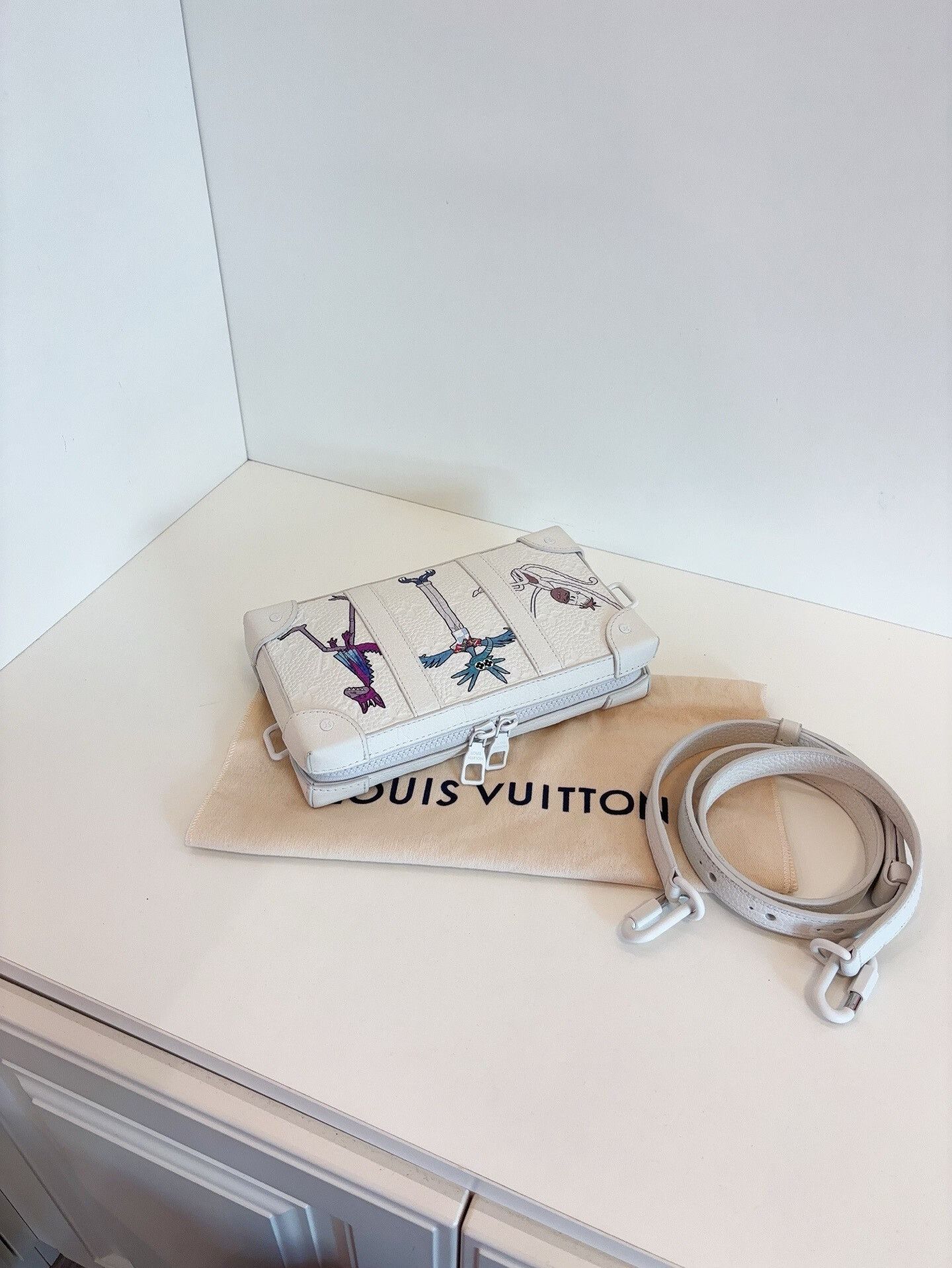 Louis Vuitton Pre-loved Bag Very good condition Size ONE SIZE - 4 Thumbnail