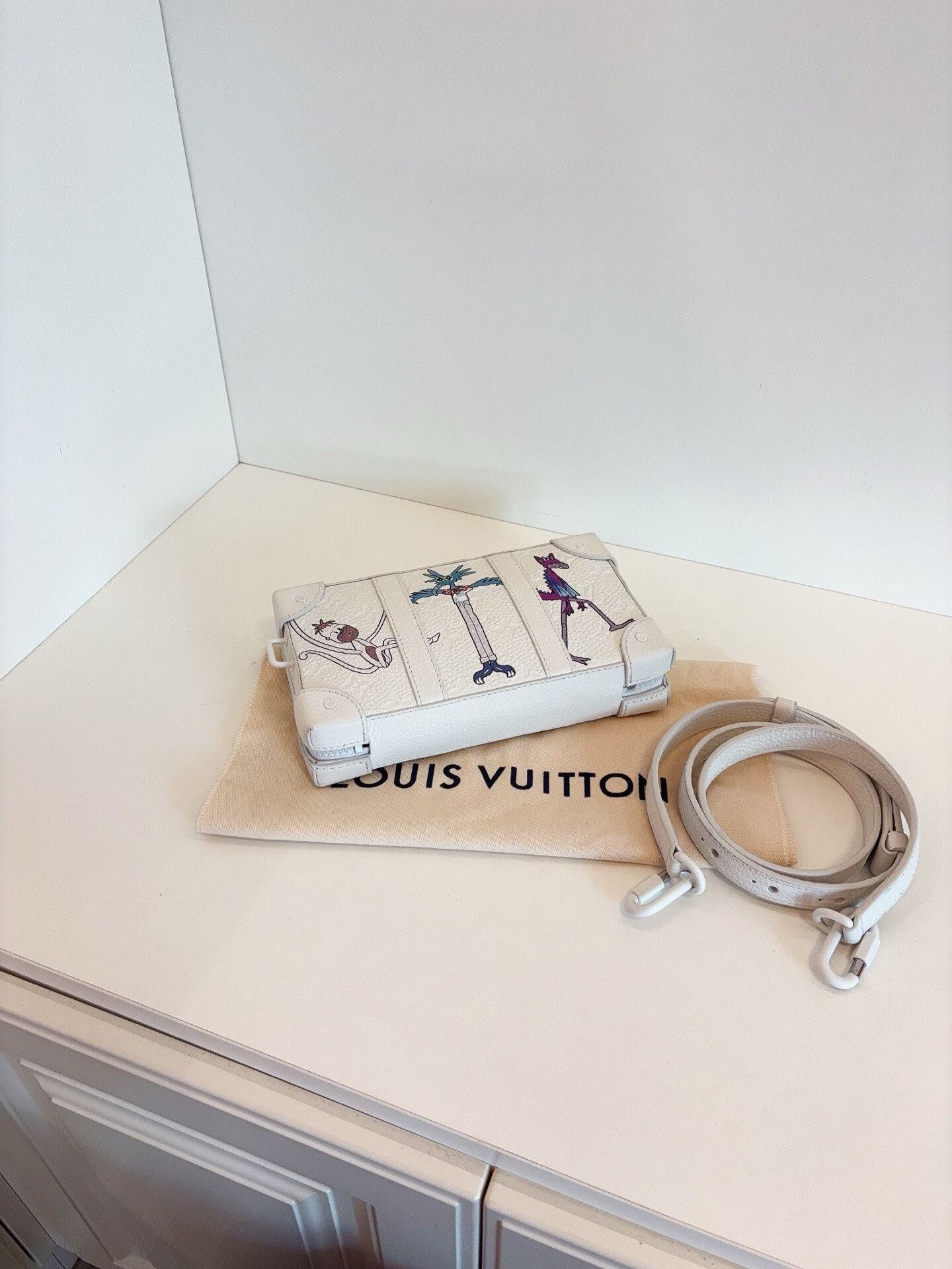 Louis Vuitton Pre-loved Bag Very good condition Size ONE SIZE - 6 Thumbnail