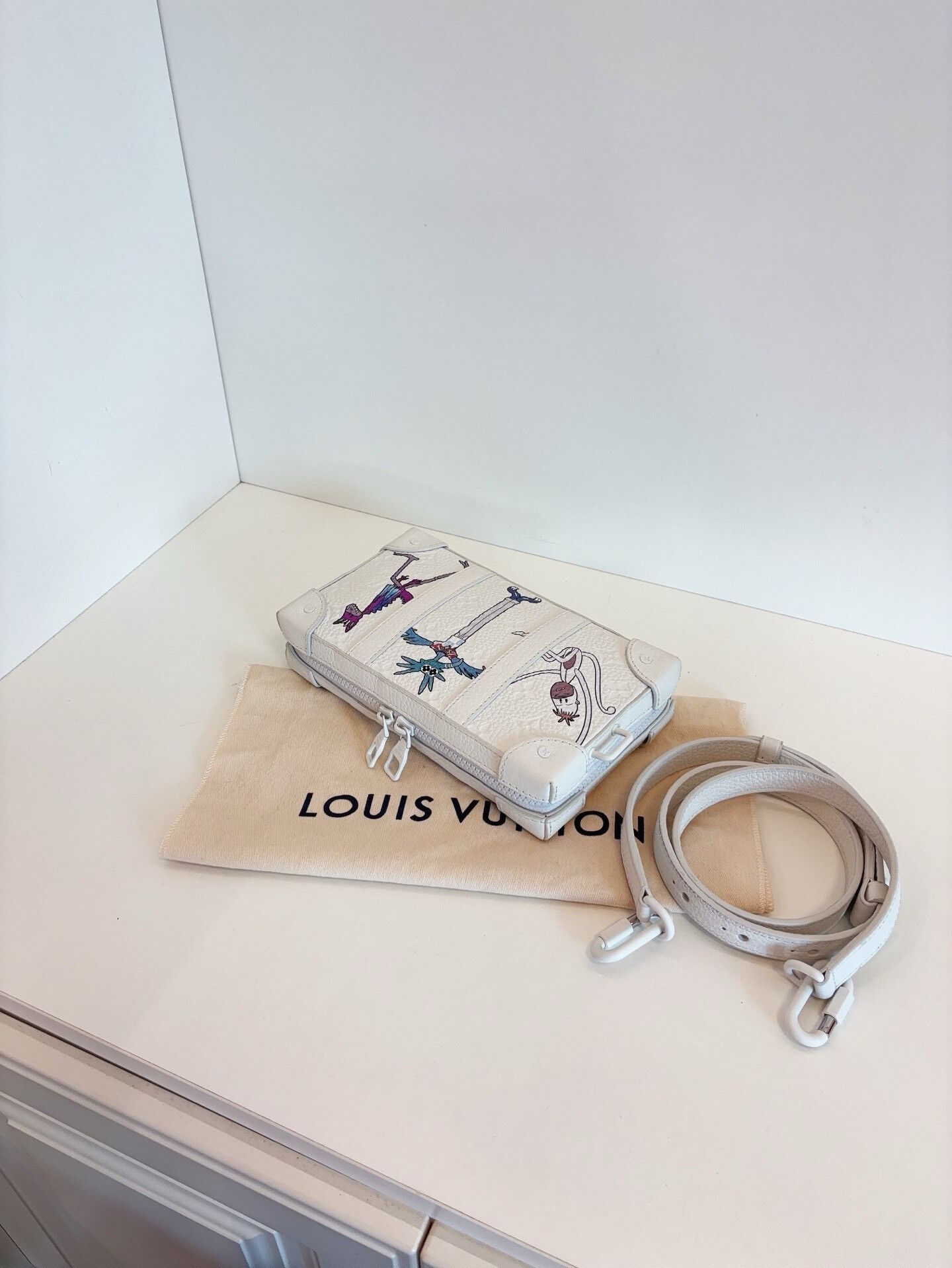Louis Vuitton Pre-loved Bag Very good condition Size ONE SIZE - 5 Thumbnail