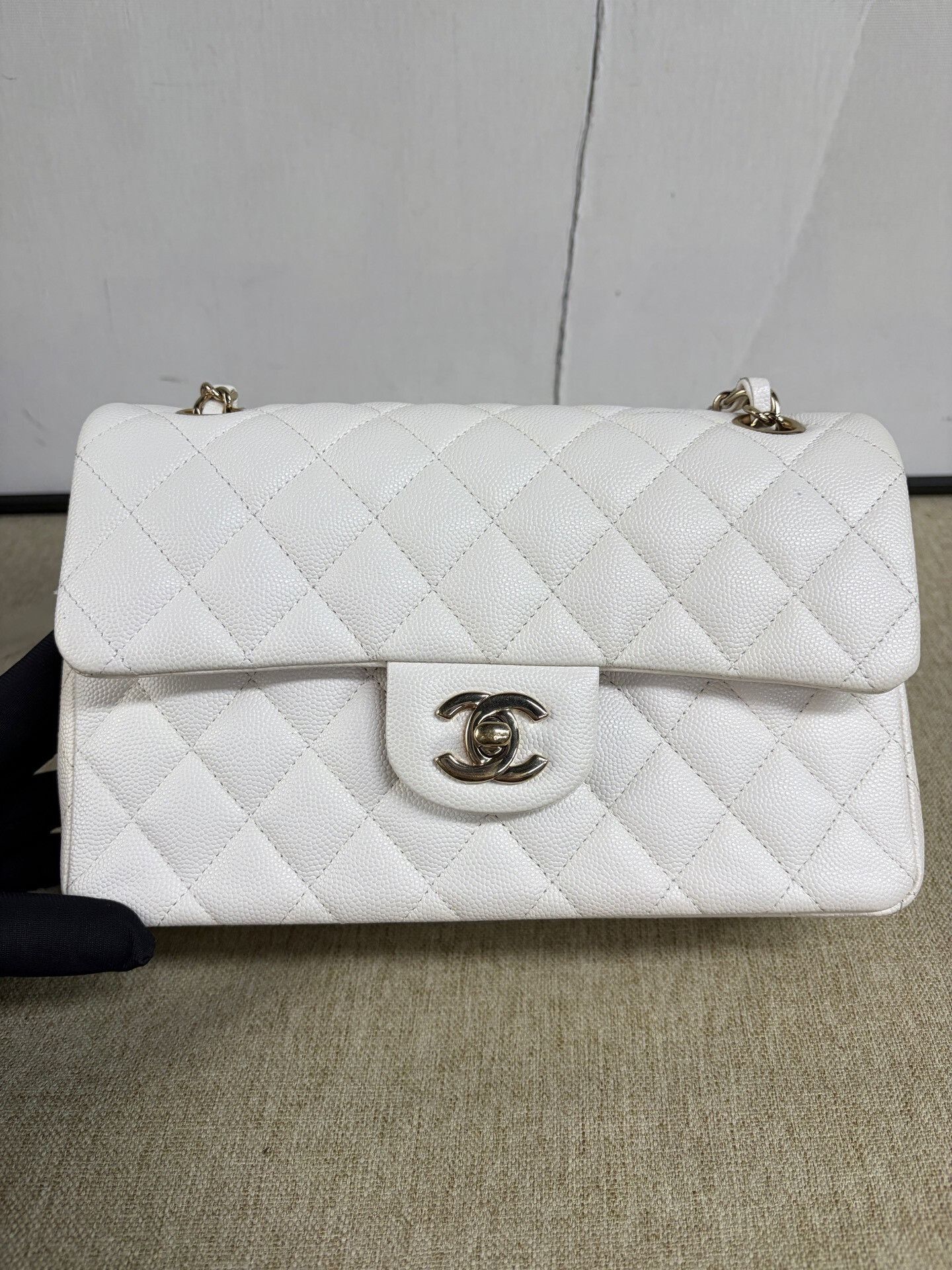 Chanel Pre-loved Bag Very good condition Size ONE SIZE - 9 Thumbnail